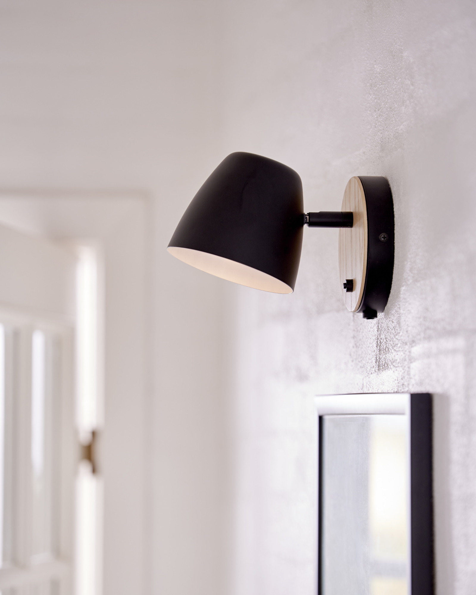 Theo Wall Light