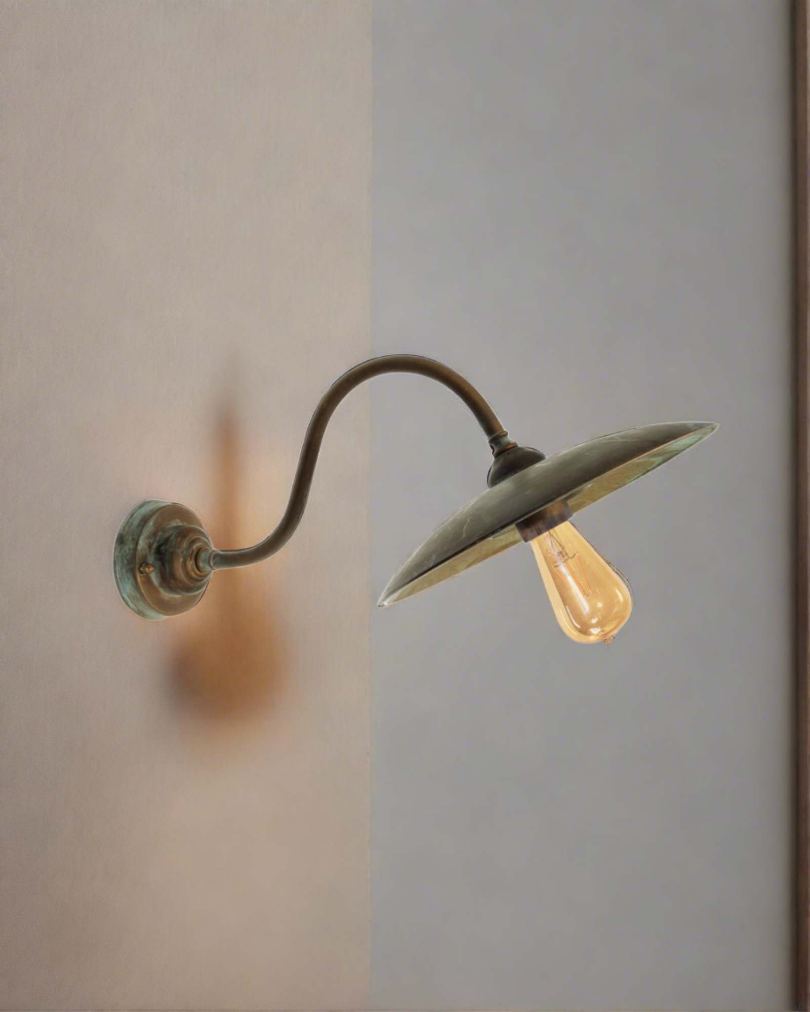 Trasimeno Curve Wall Light