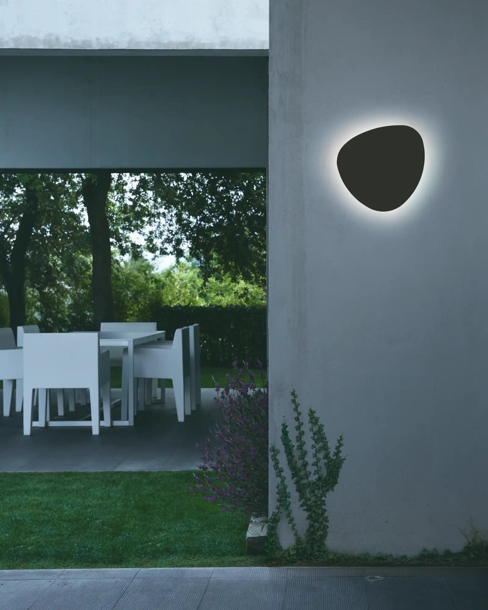 Tria Outdoor Wall Light