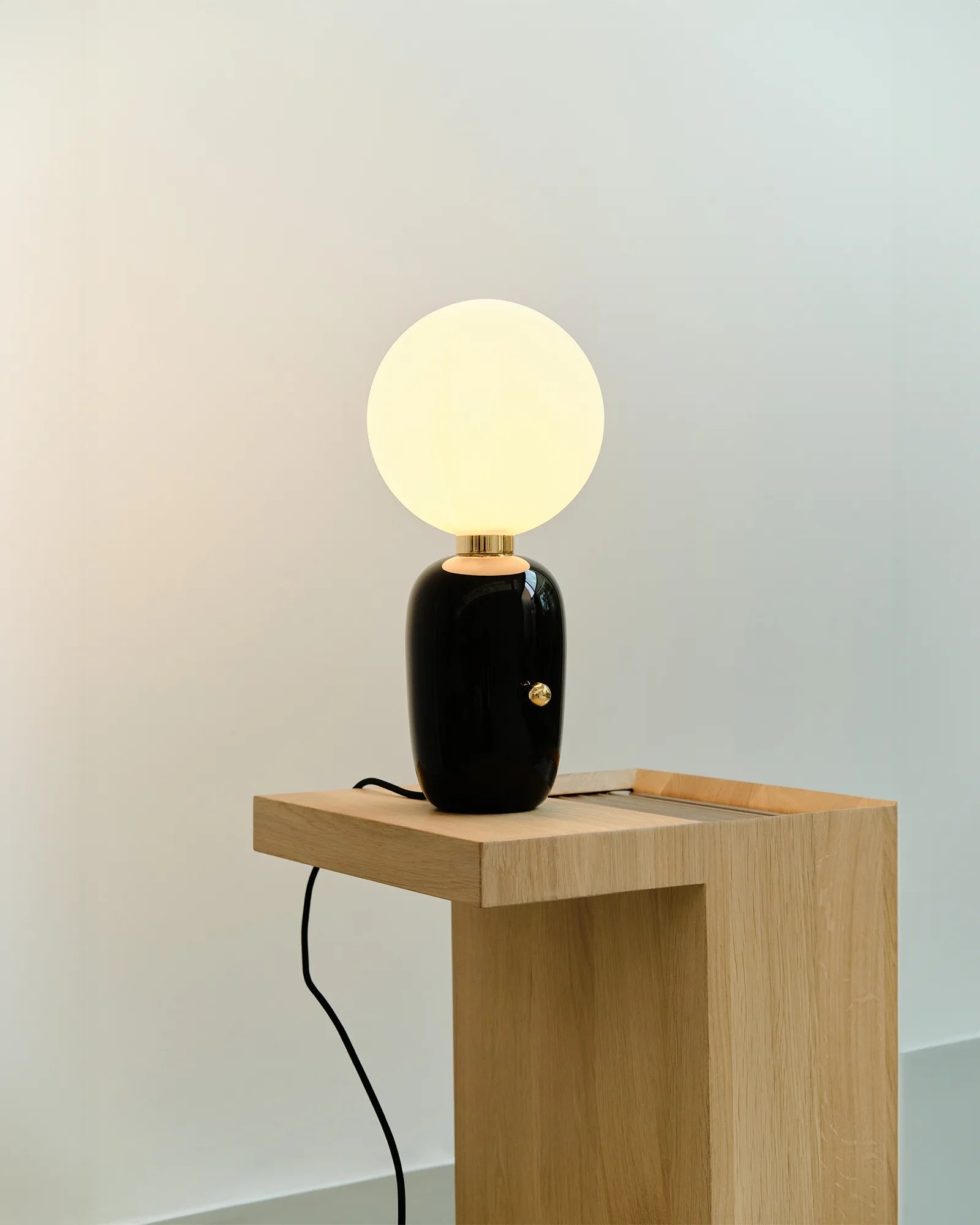 Aballs Table Lamp