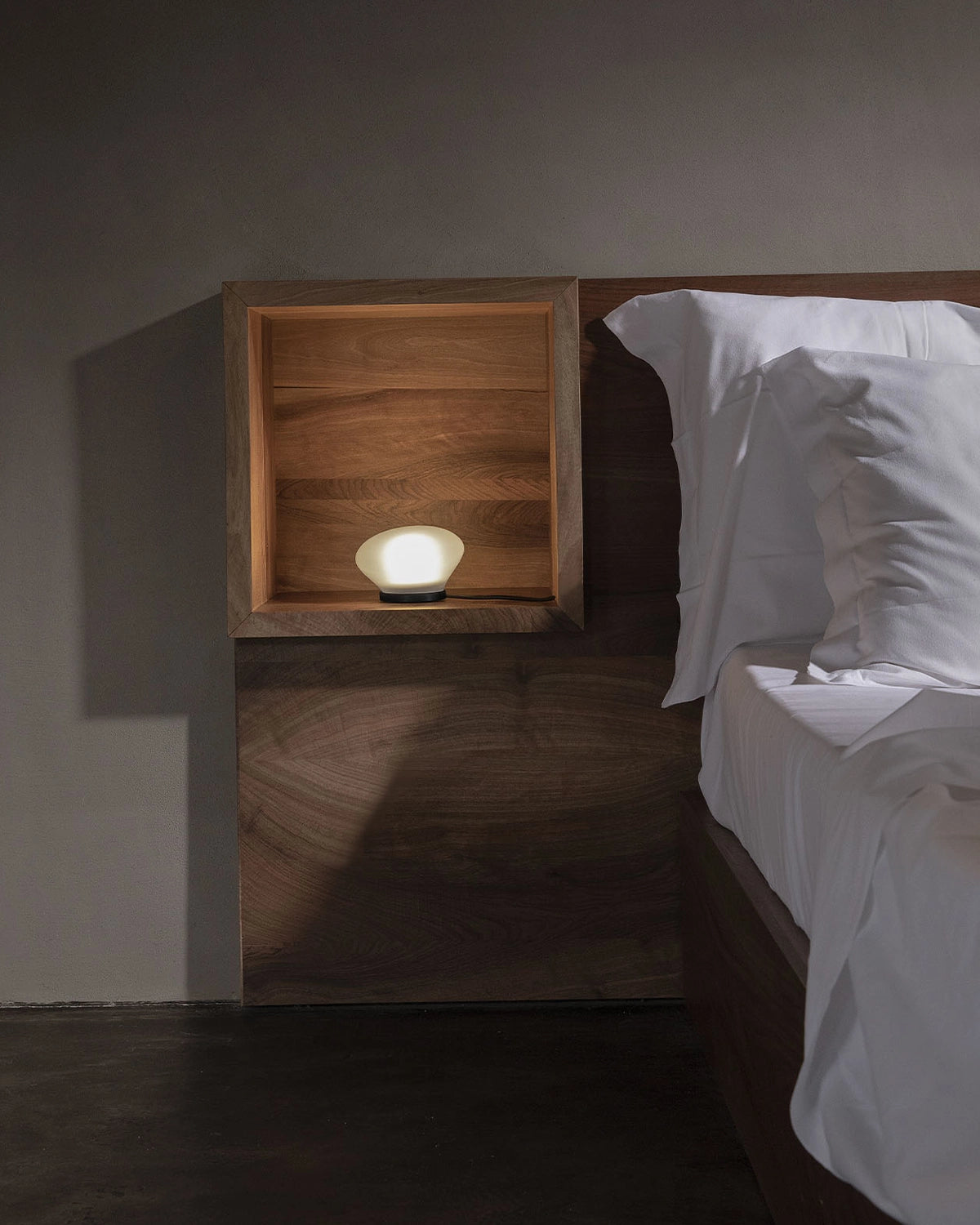 Agua Table Lamp