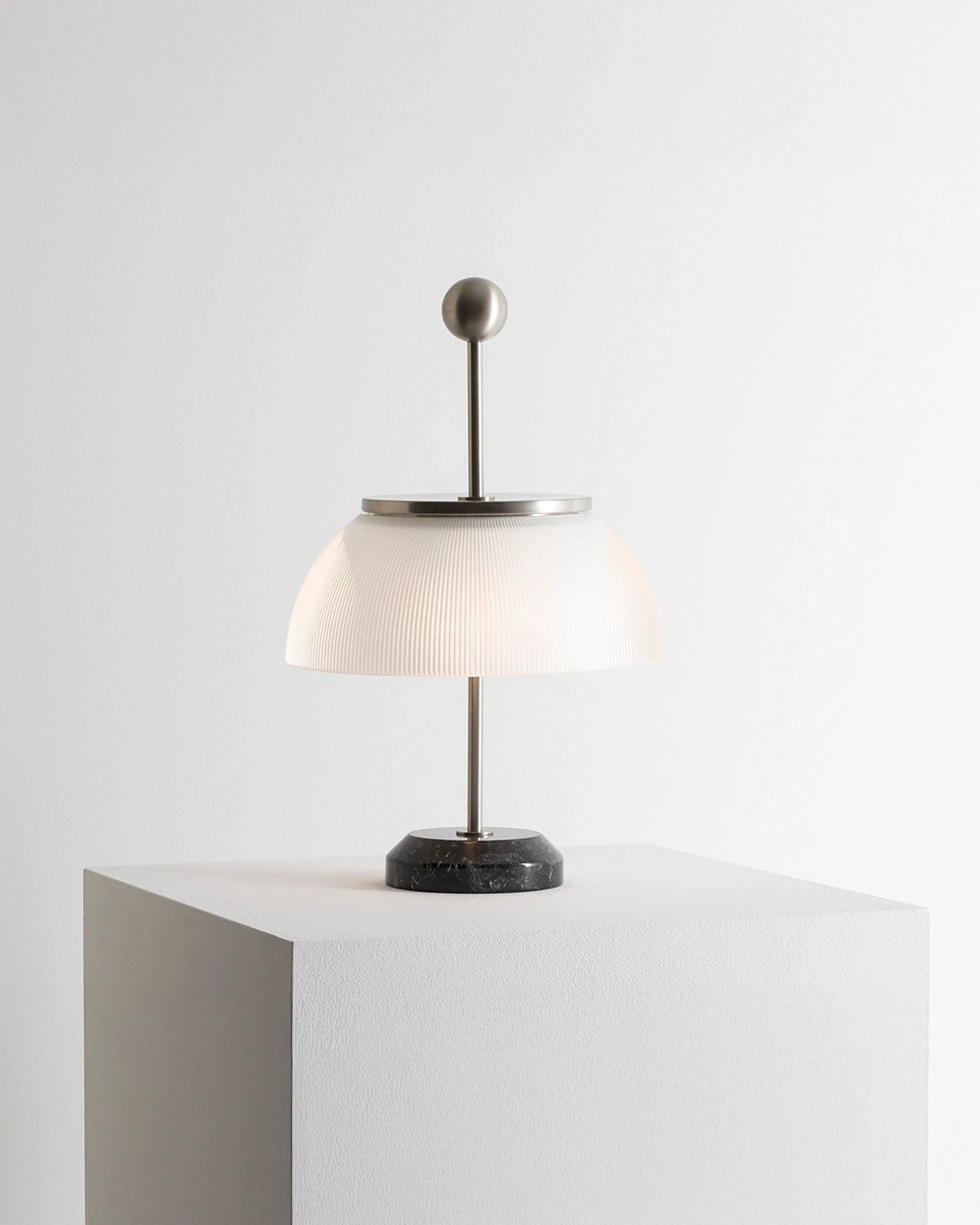 Alfa Table Lamp