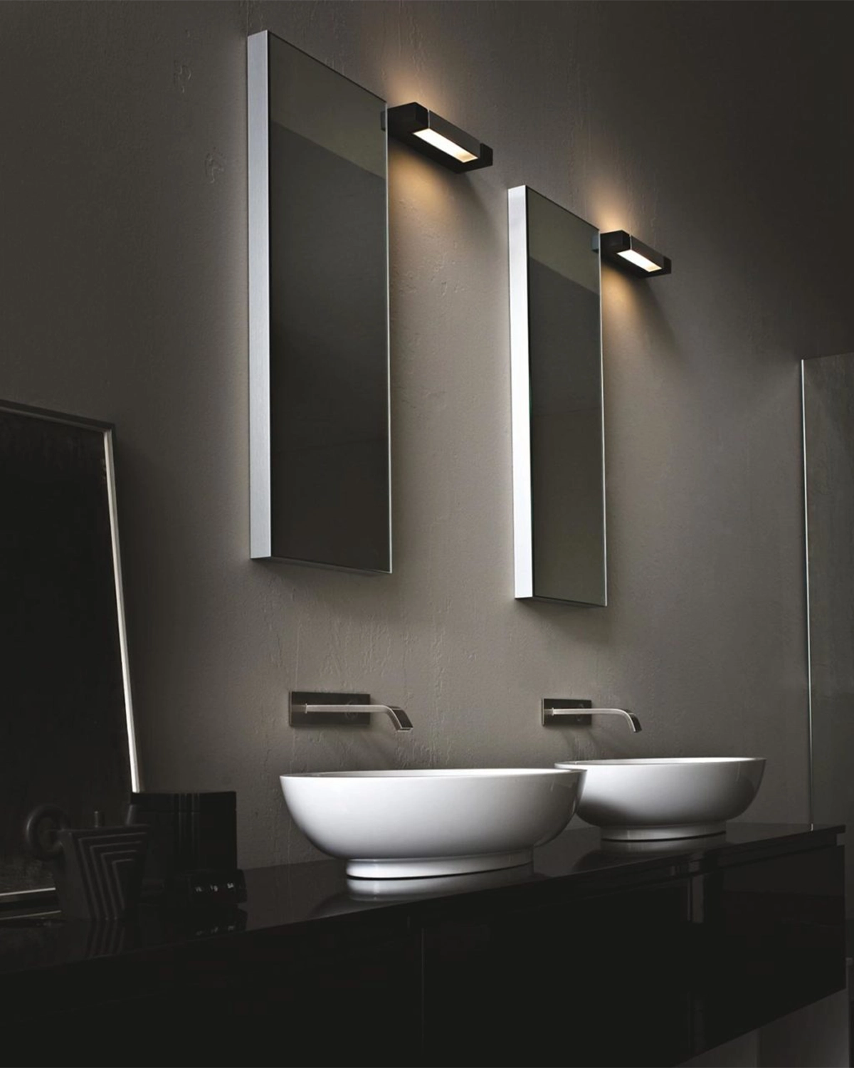 Ara Wall Light