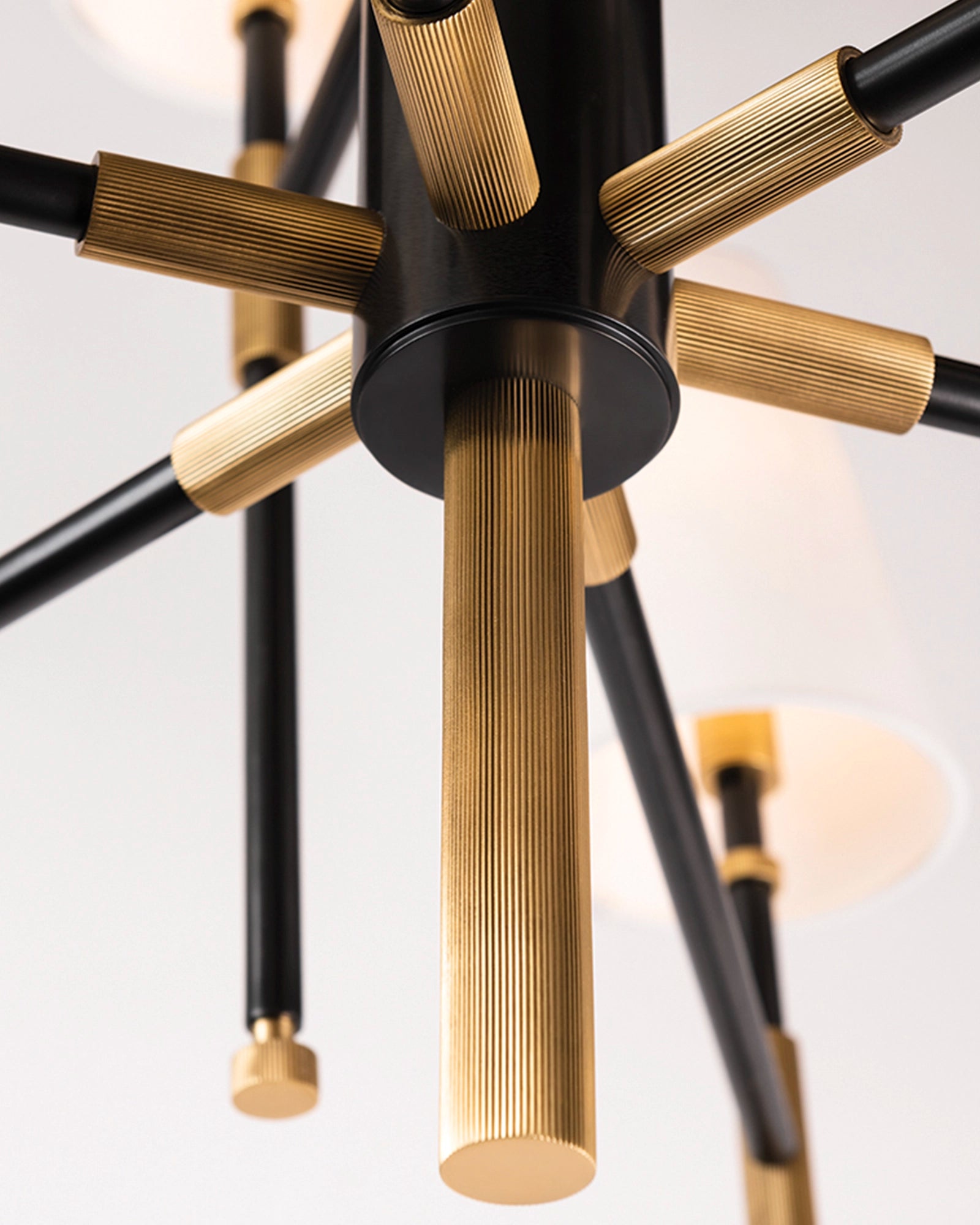 Bowery 9lt Chandelier