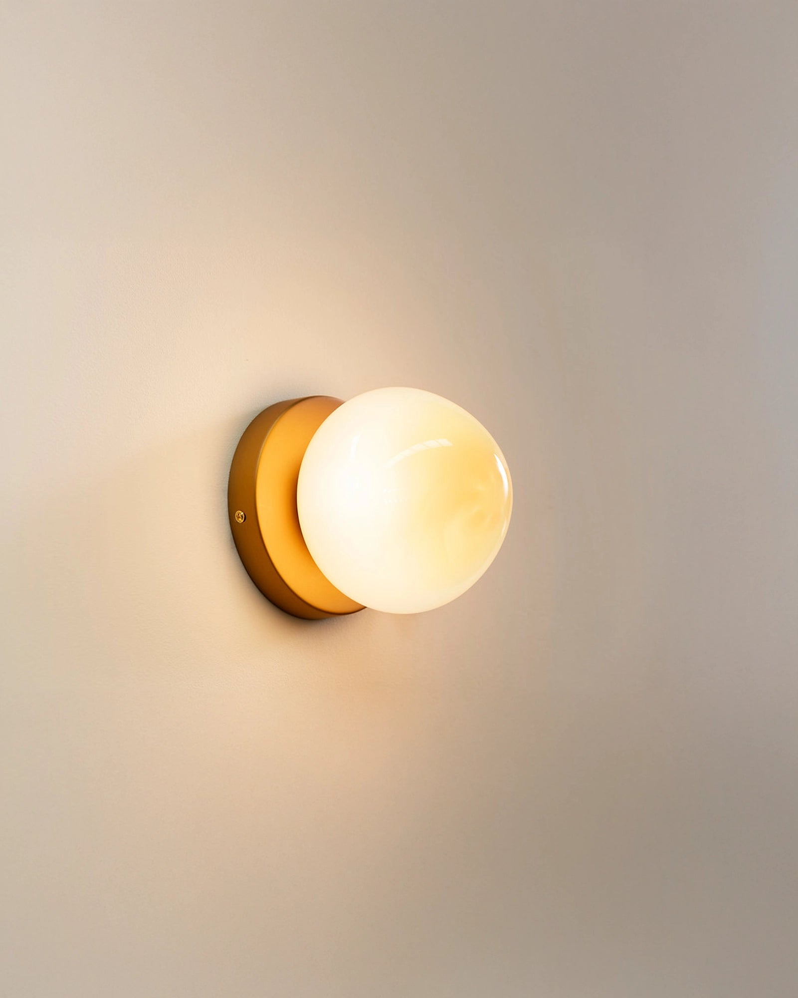 Mellow Bud Wall Light