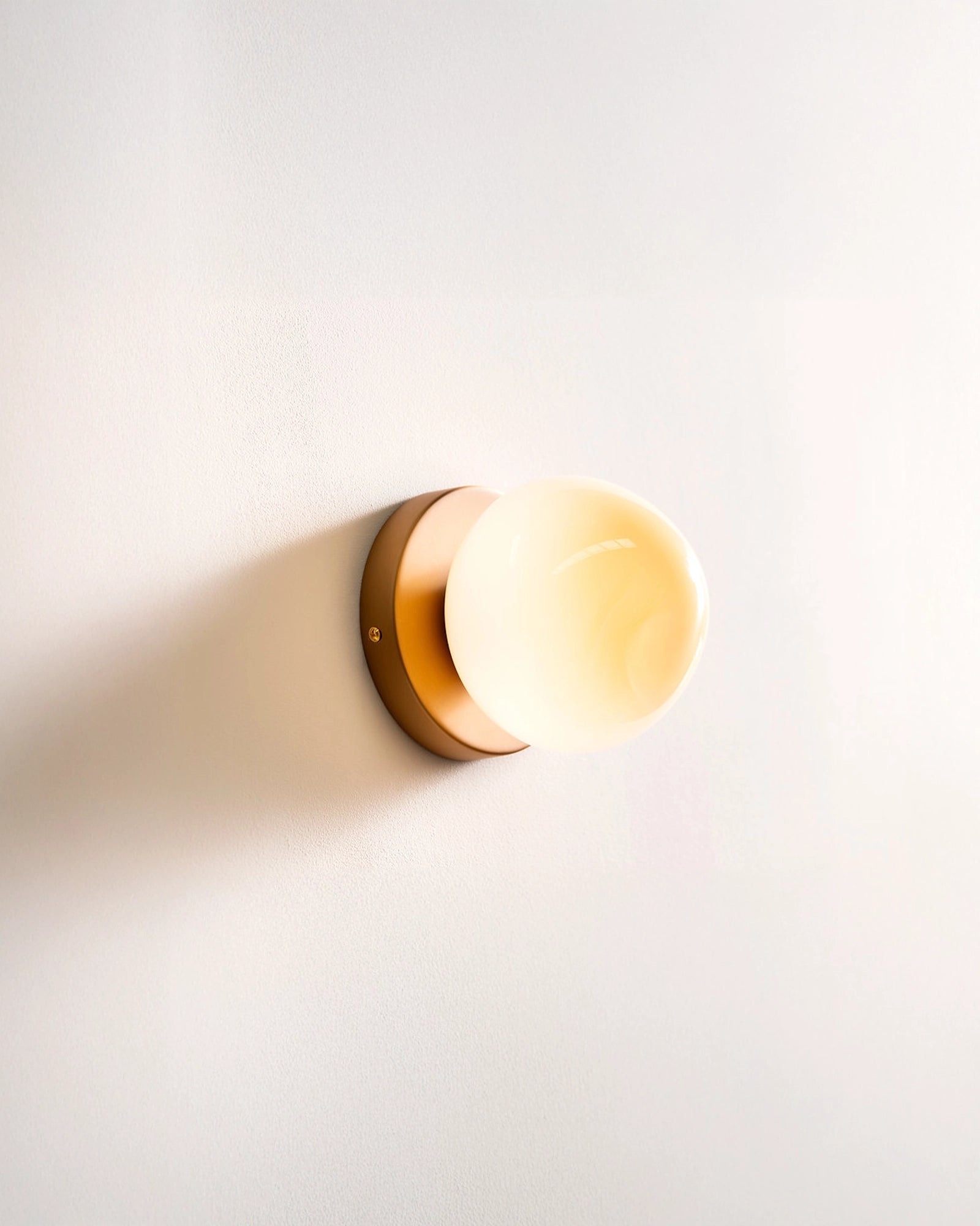 Mellow Bud Wall Light