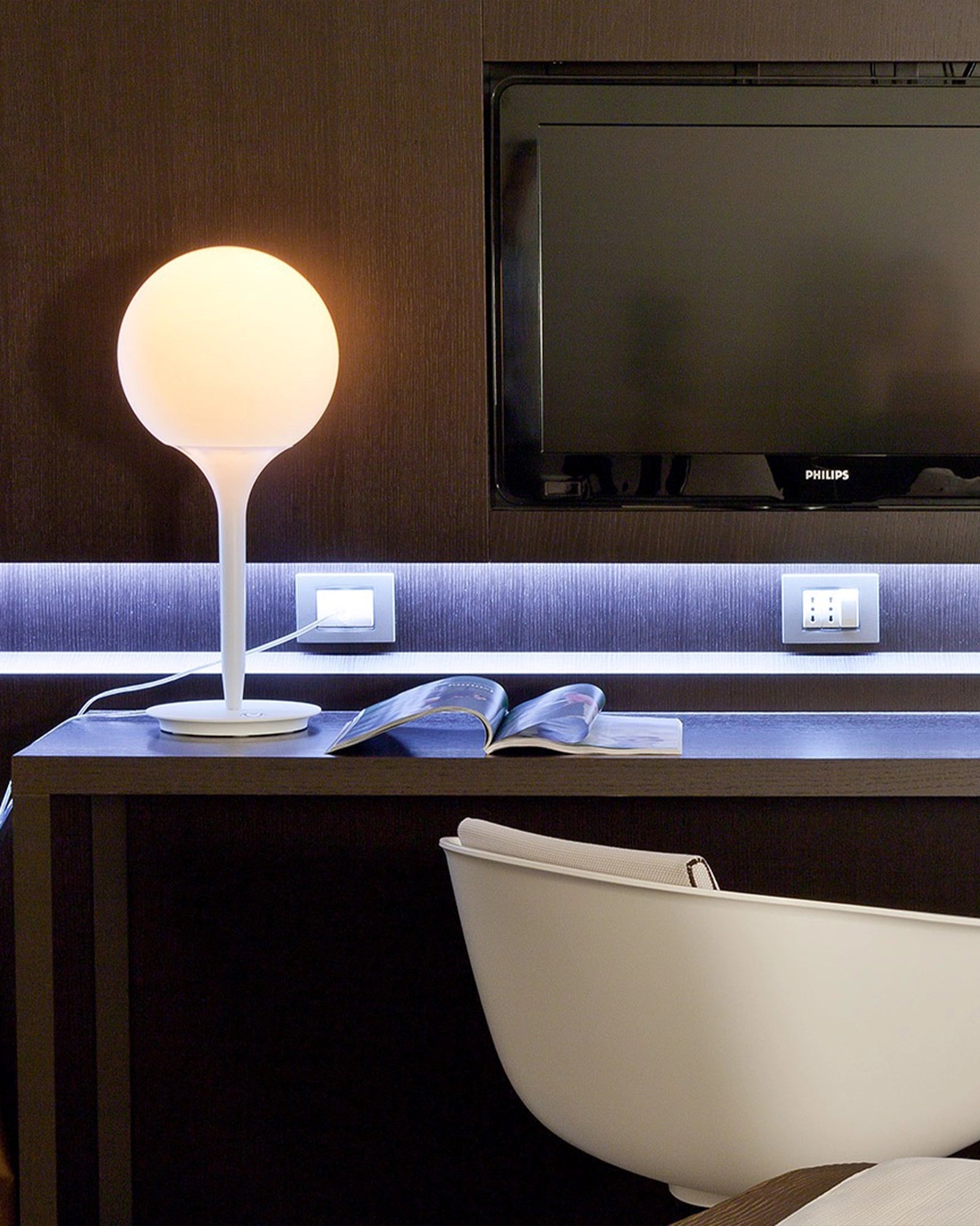 Castore Table Lamp