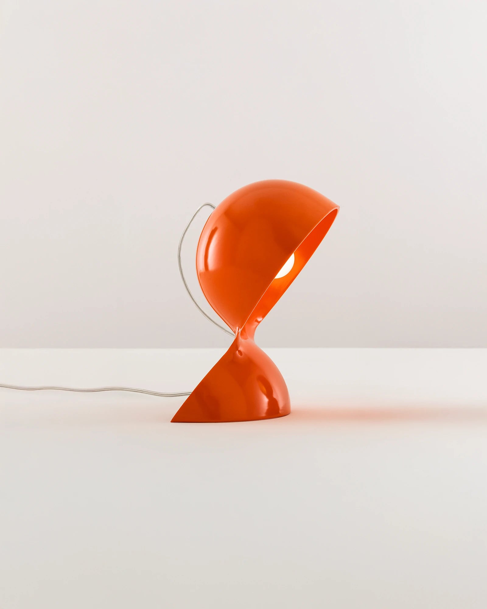 Dalu Table Lamp