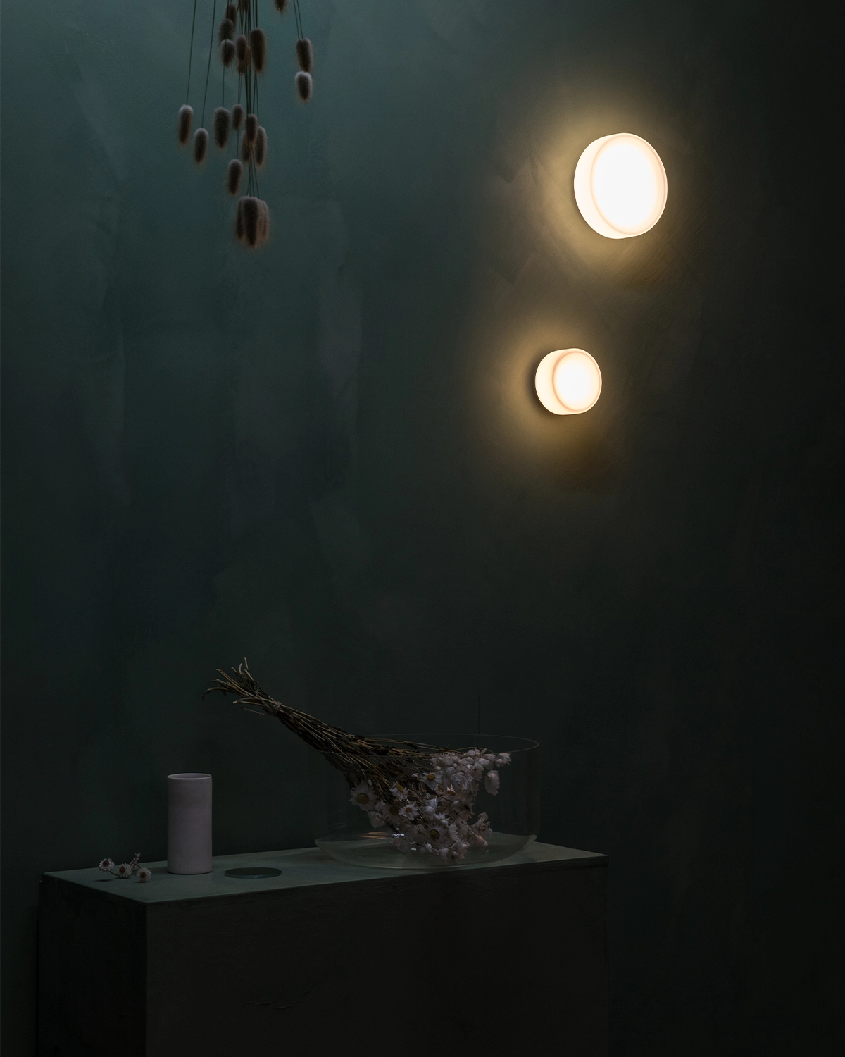Flat White Wall Light