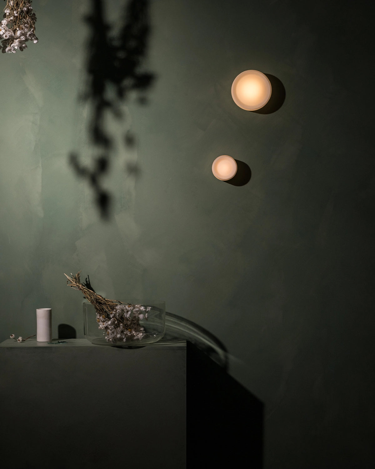 Flat White Wall Light