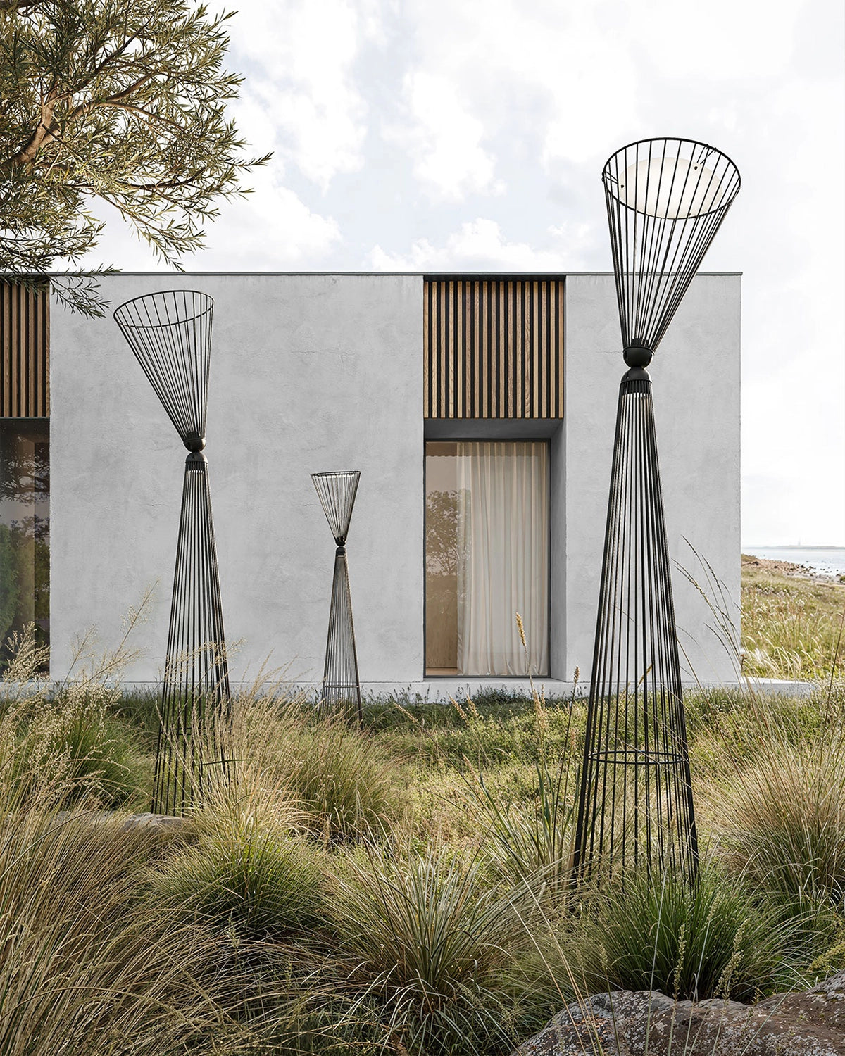 Ikonika Outdoor Floor Lamp