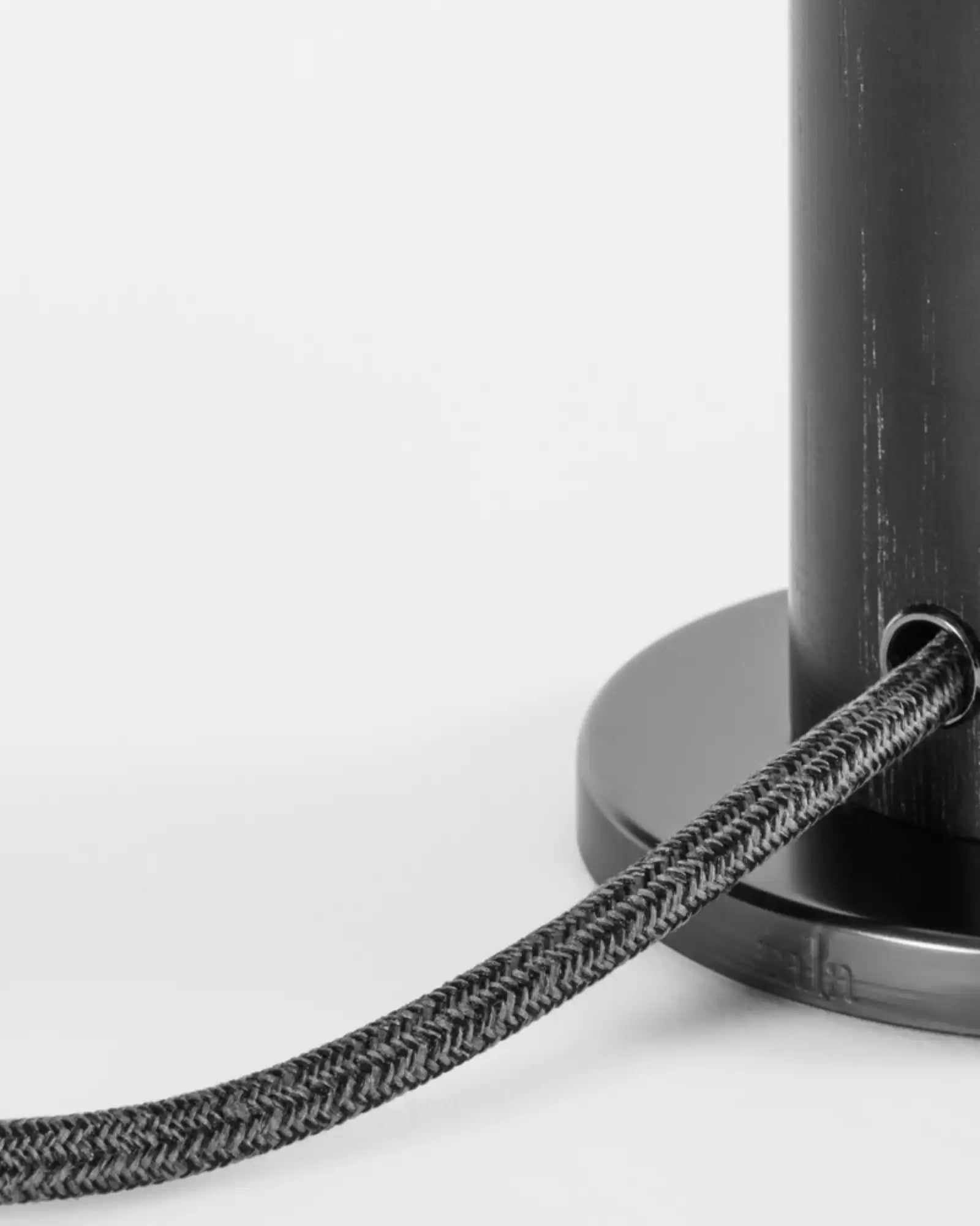 Knuckle Sphere IV Table Lamp