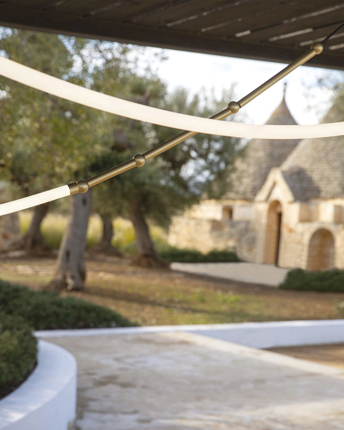 Leda Outdoor Curve Pendant Light