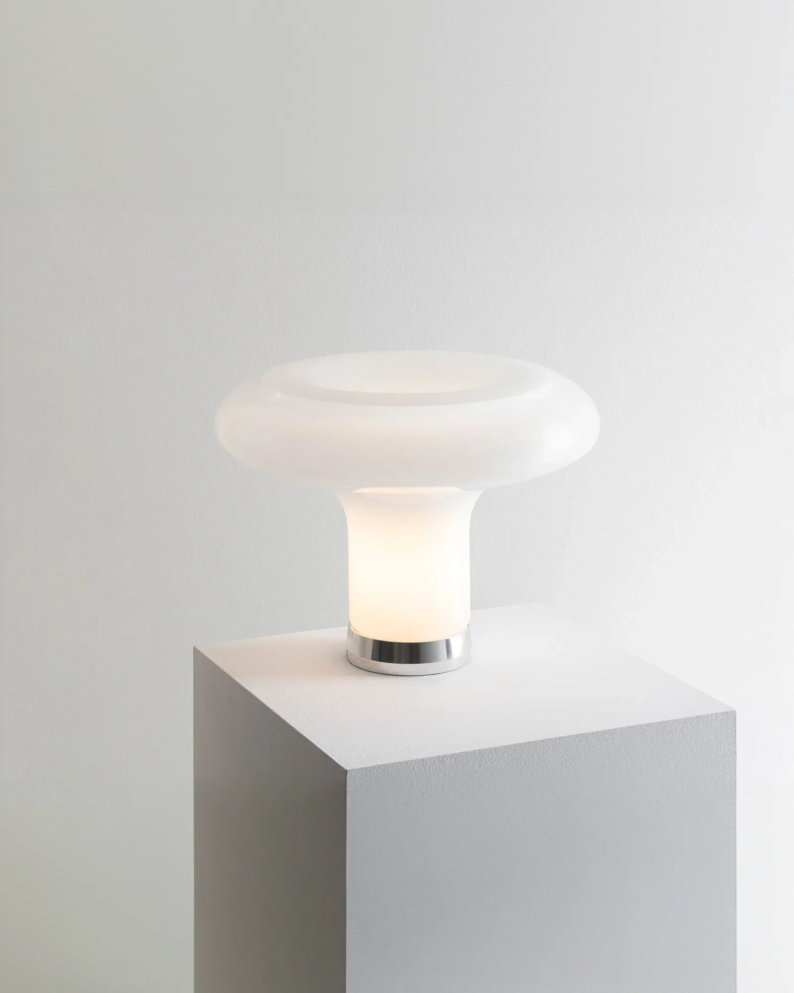 Lesbo Table Lamp