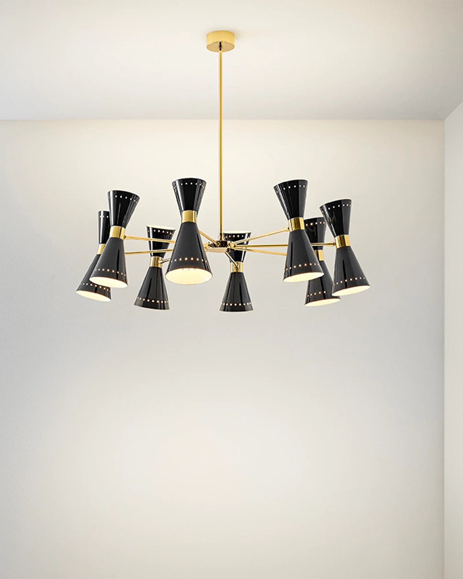 Megafono Chandelier