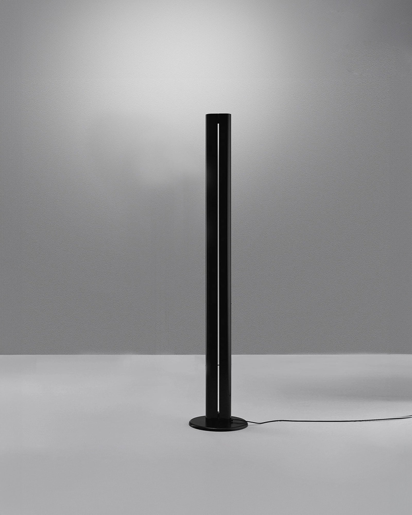 Megaron Floor Lamp