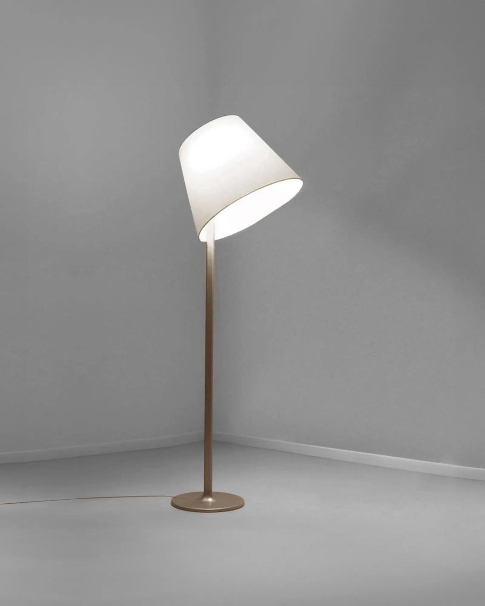 Melampo Floor Lamp