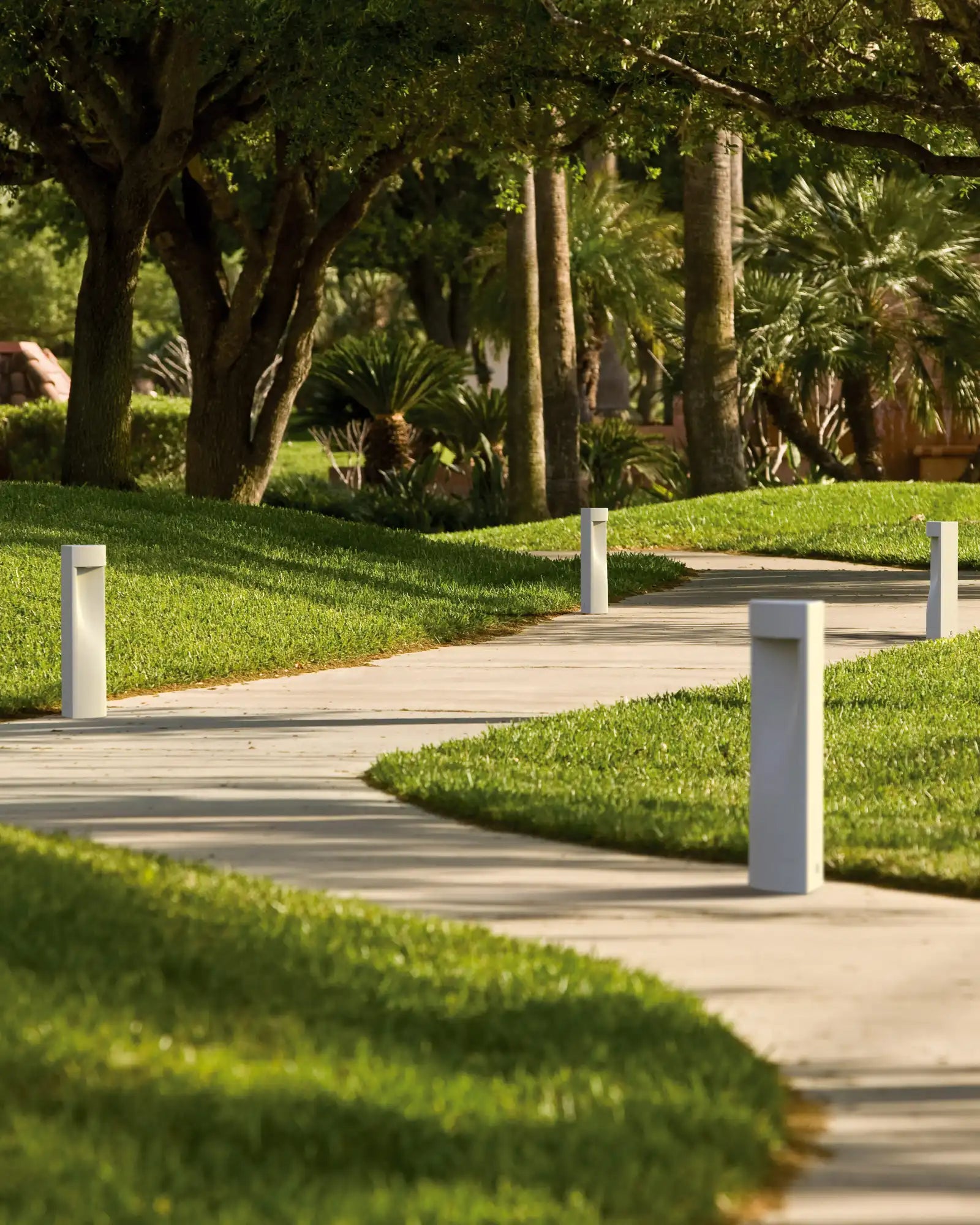 Moai Large Bollard Light