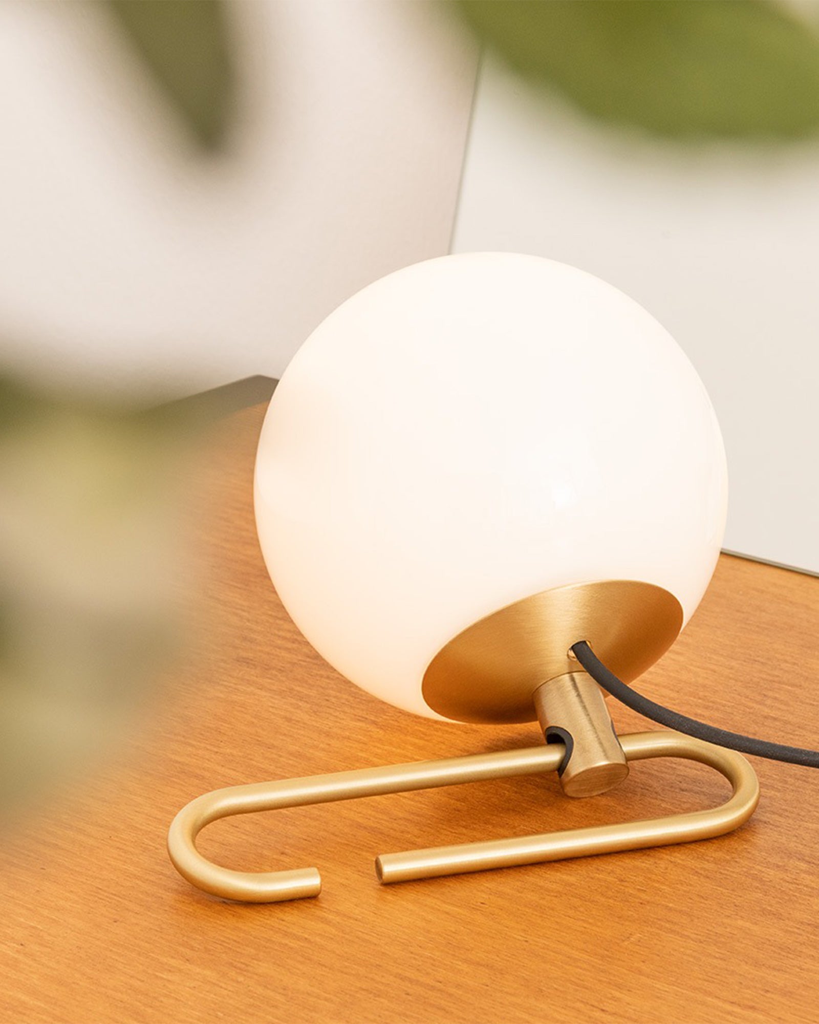 NH1217 Table Lamp