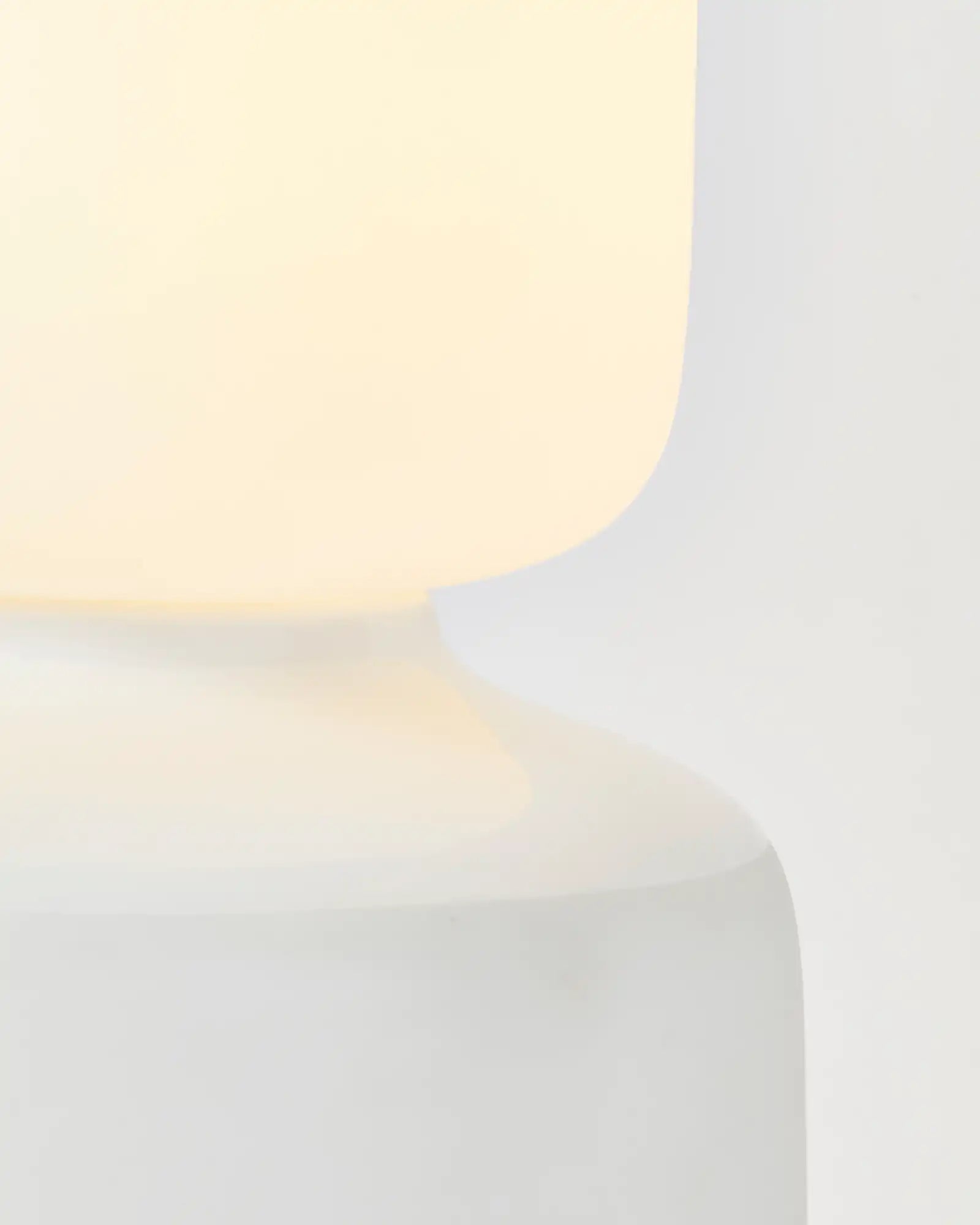 Oblo Reflection Table Lamp