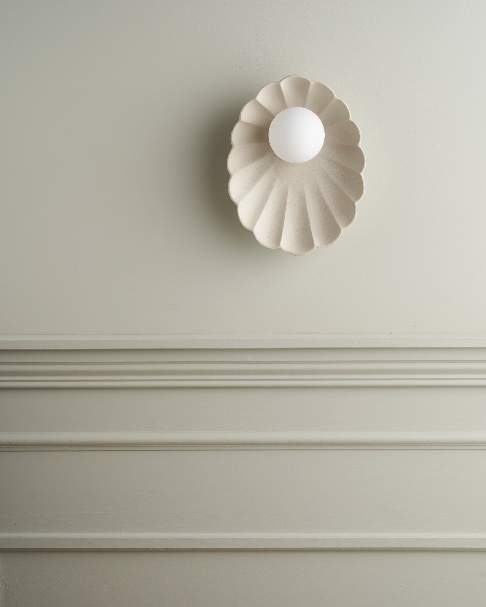 Oyster Wall Light
