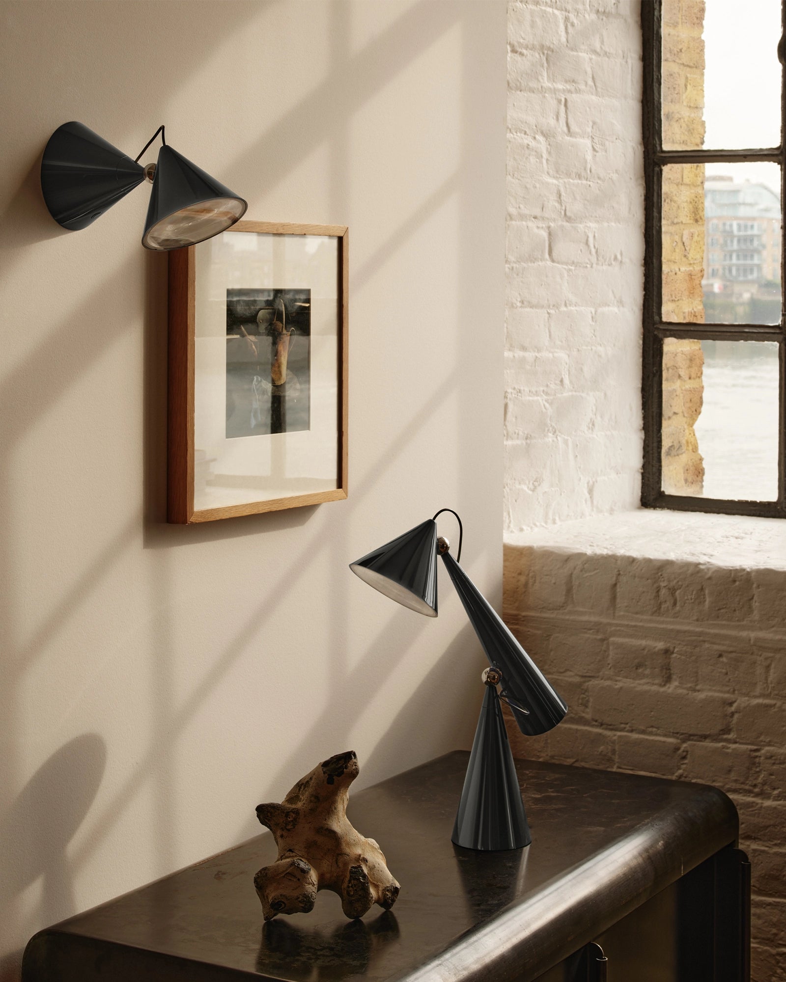 Pose Task Table Lamp