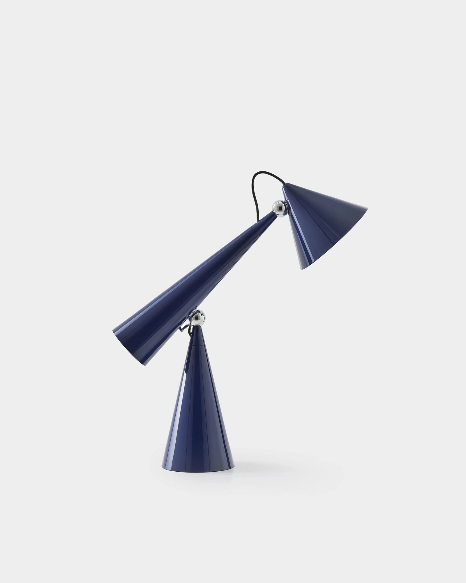 Pose Task Table Lamp