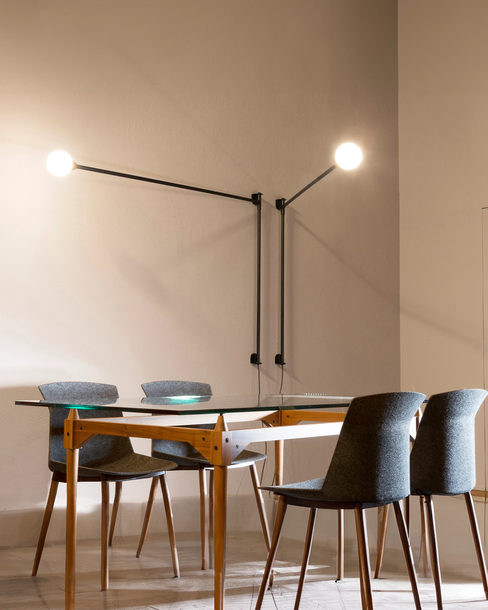 Potence Pivotante Wall Light