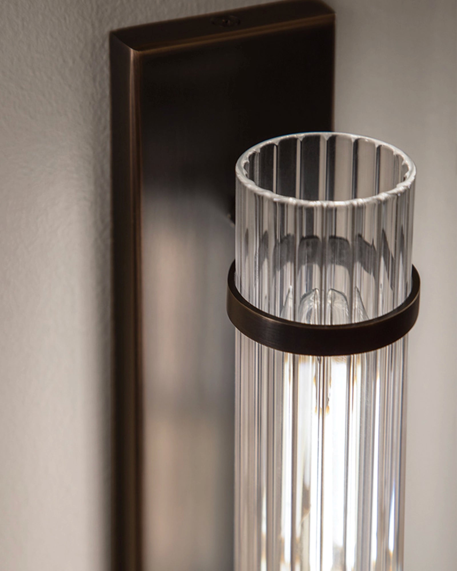 Shaw Wall Light