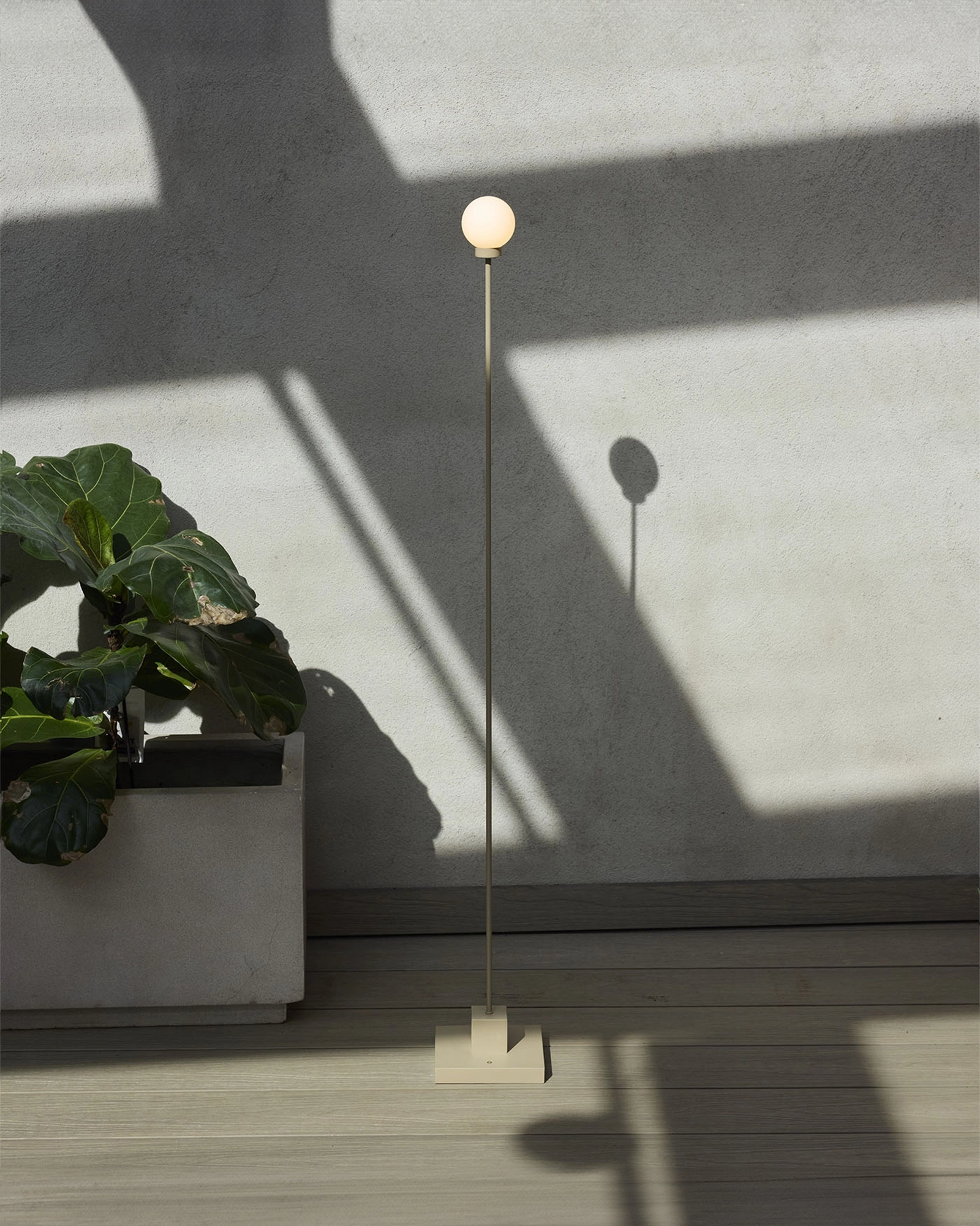 Snowball Portable Floor Lamp