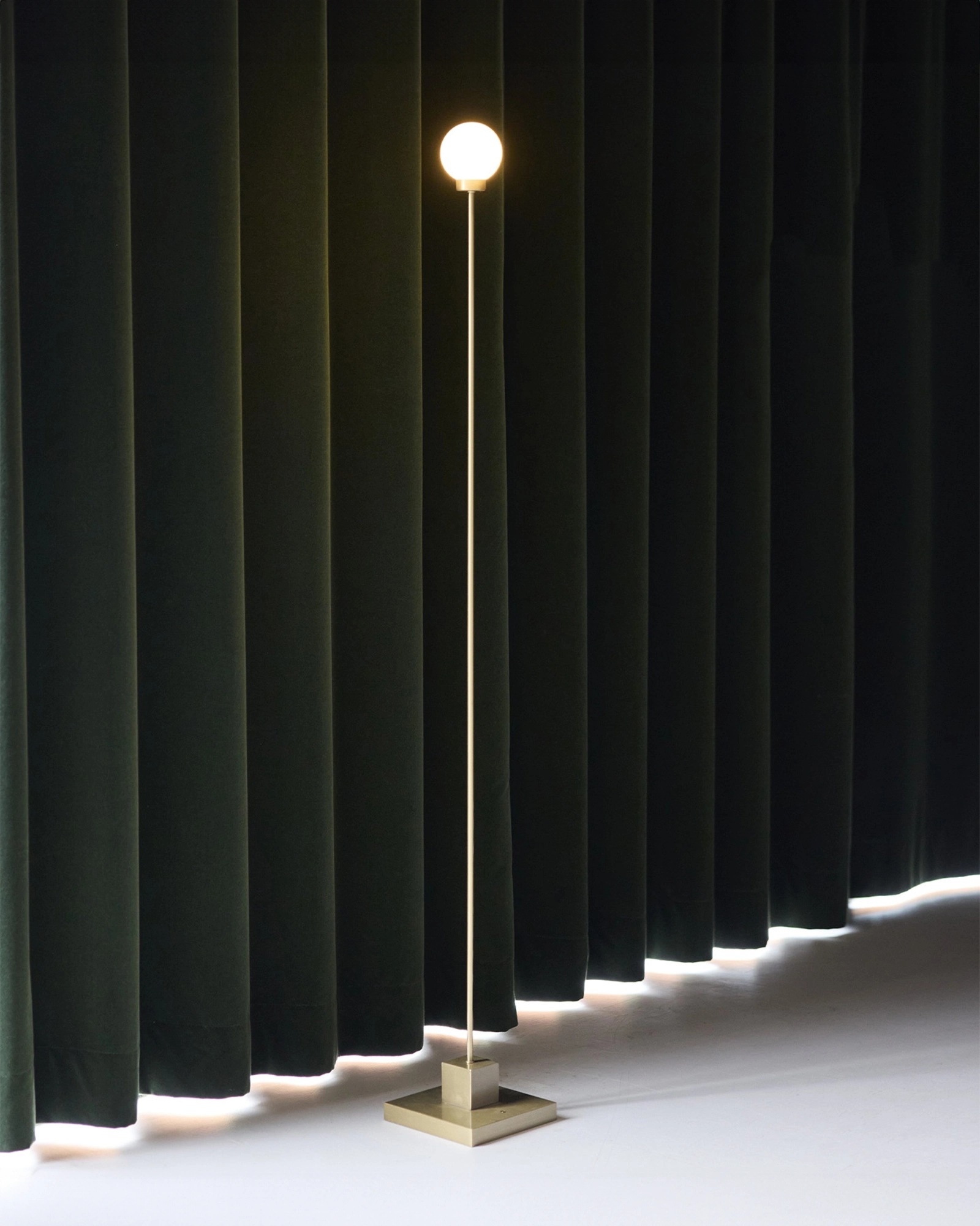 Snowball Portable Floor Lamp