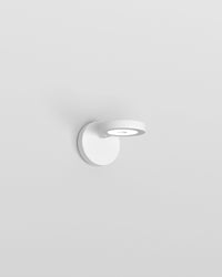 String H0 Wall Light