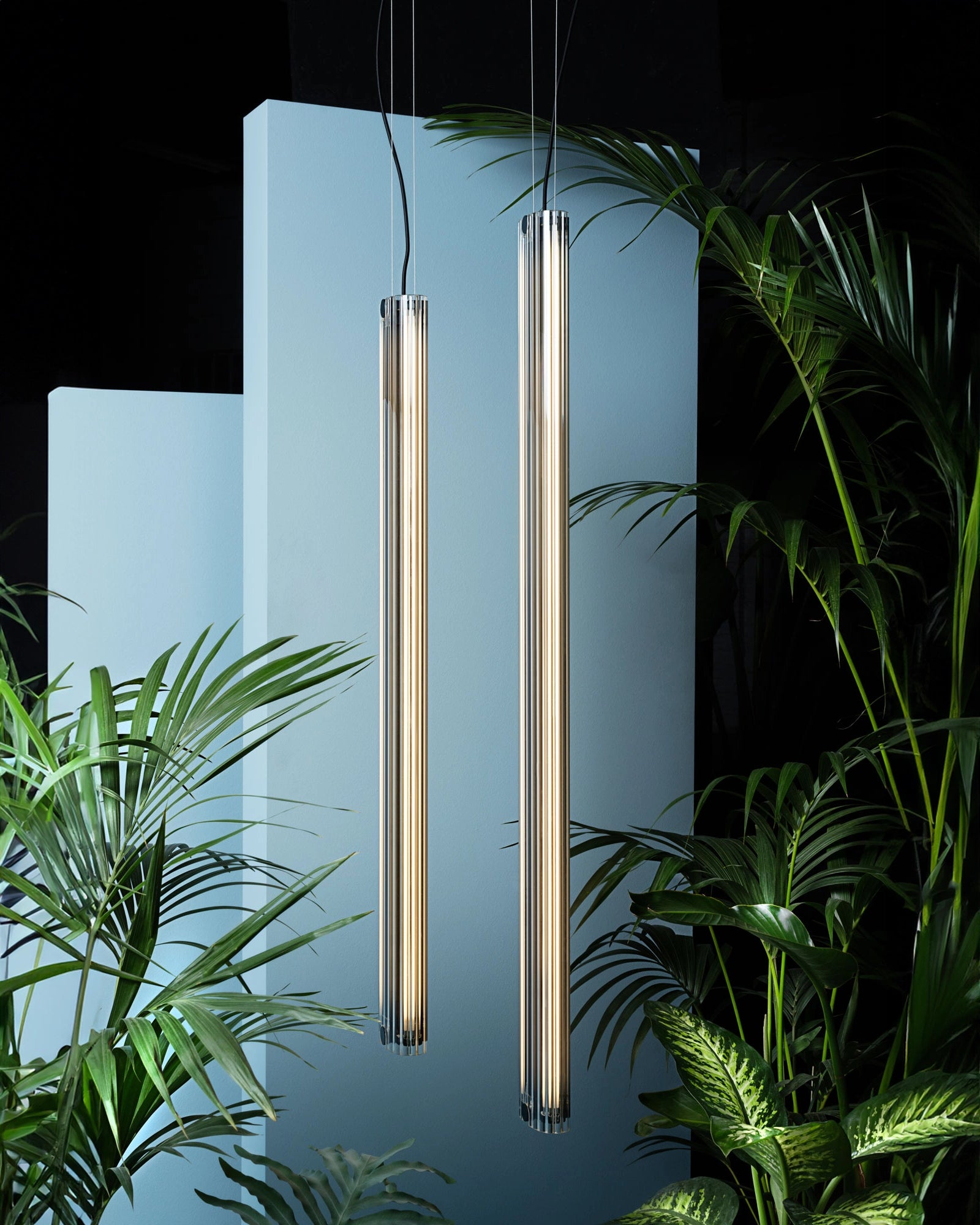 B15 Vertical Pendant Light