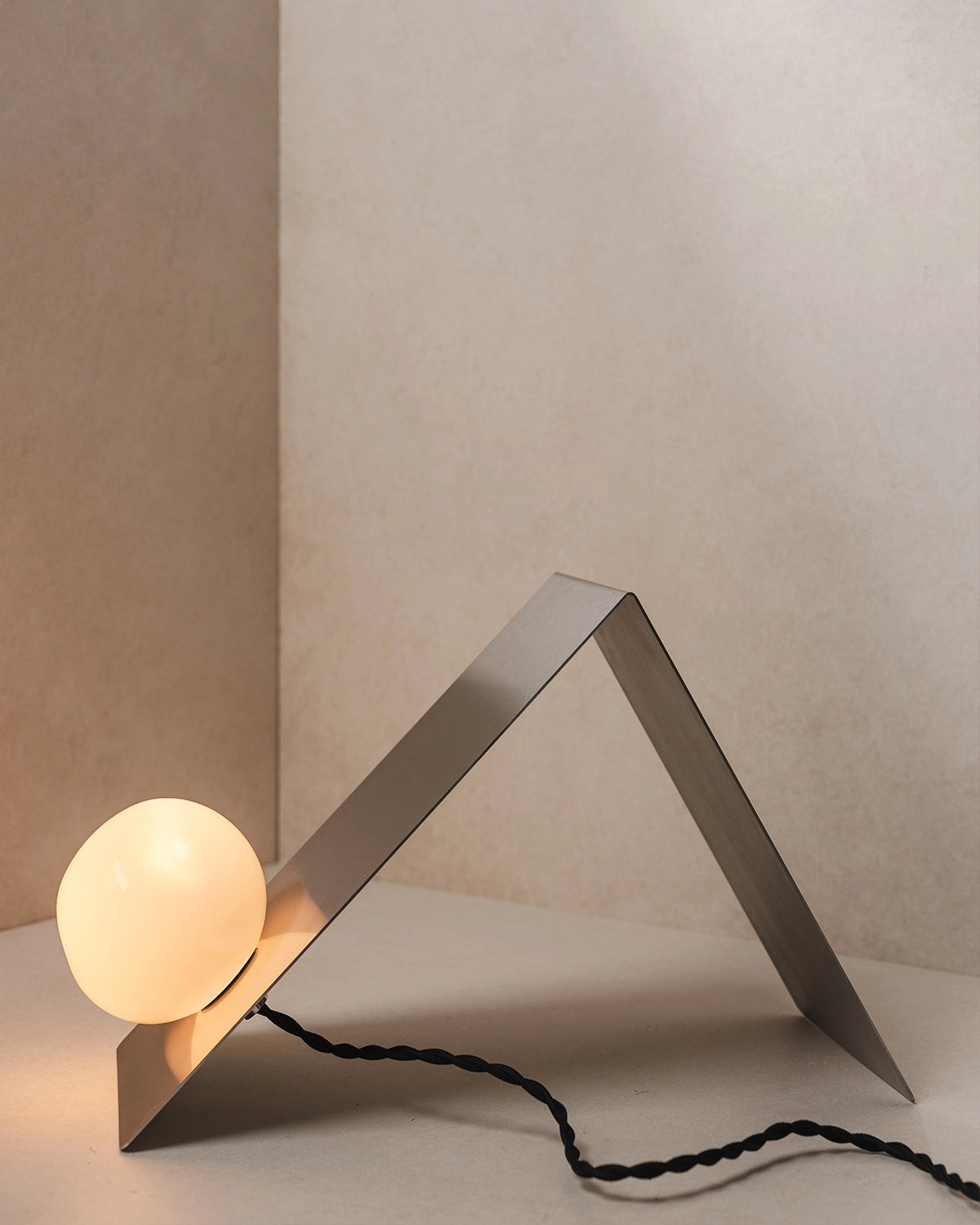 Lean Table Lamp