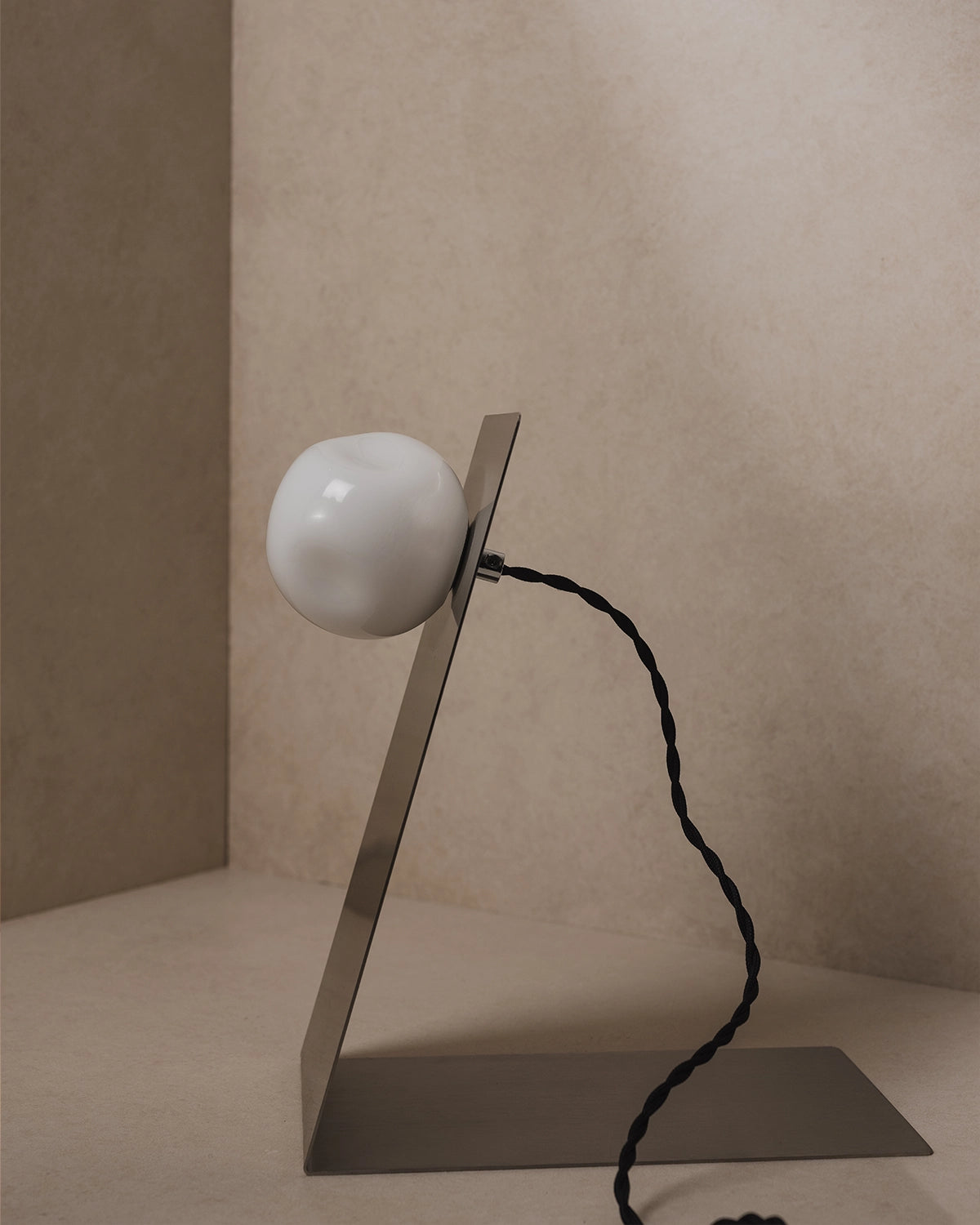 Lean Table Lamp