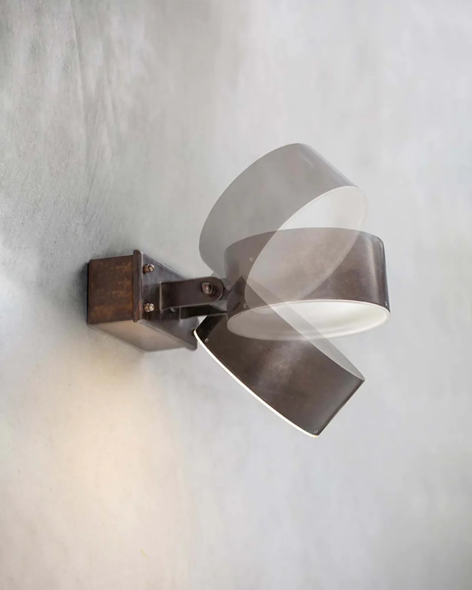 Acelum Wall Light