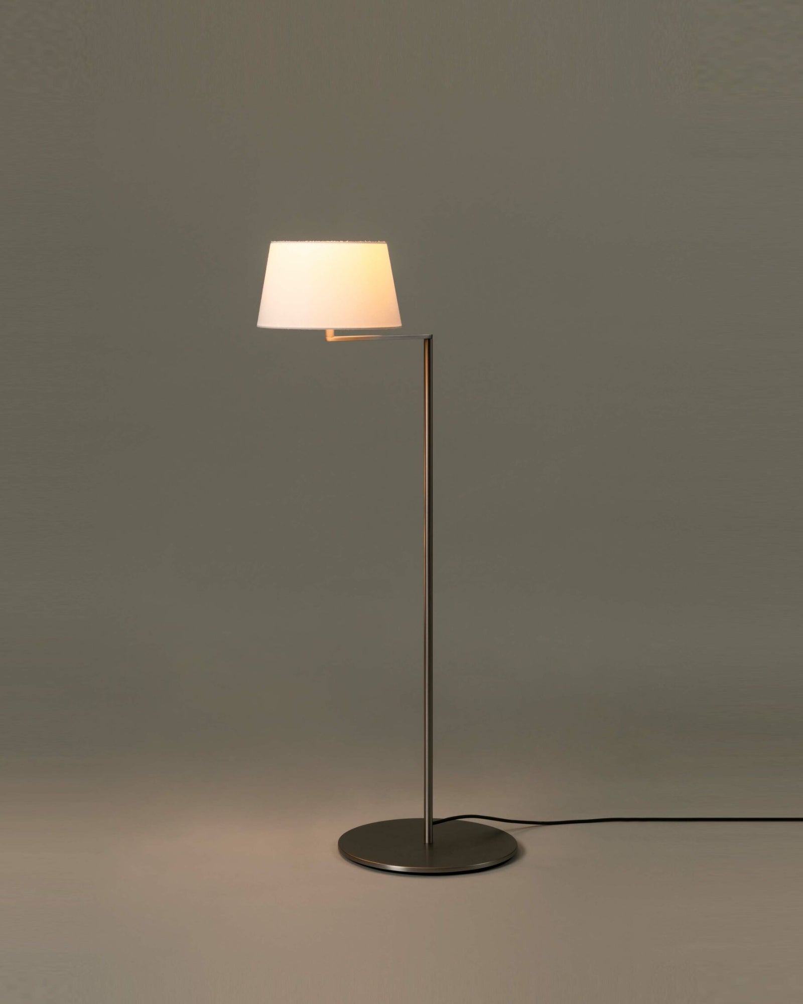 Americana Floor Lamp