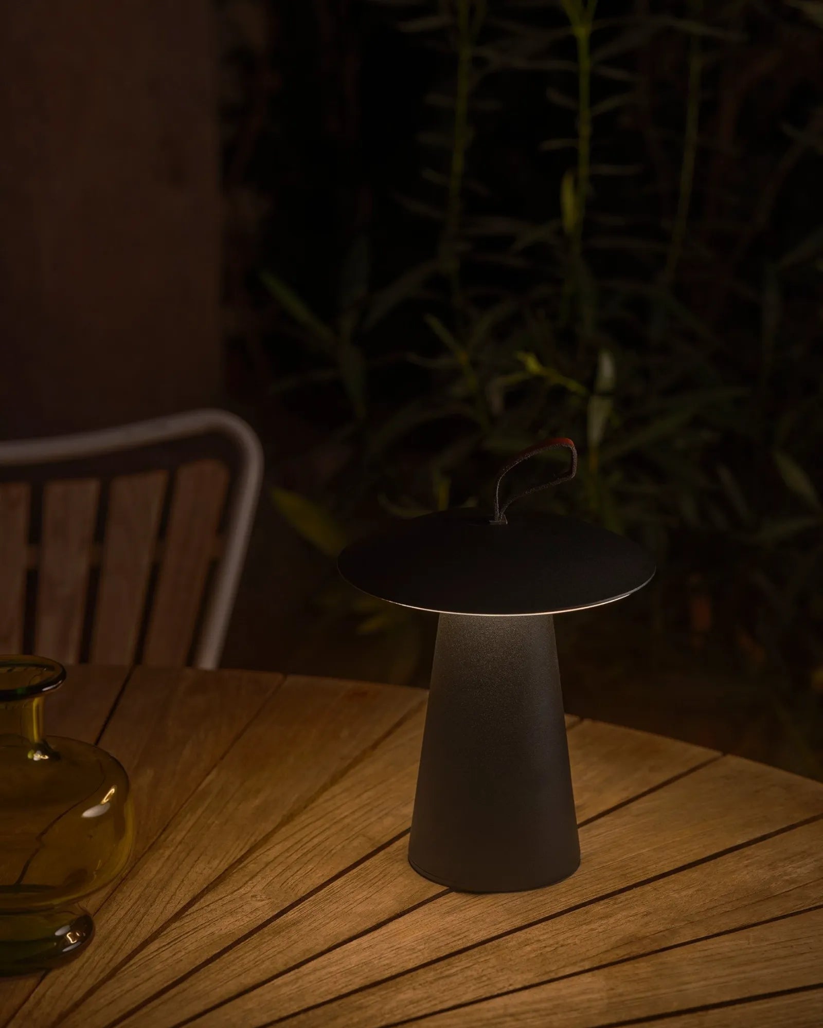 Ara To Go Table Lamp