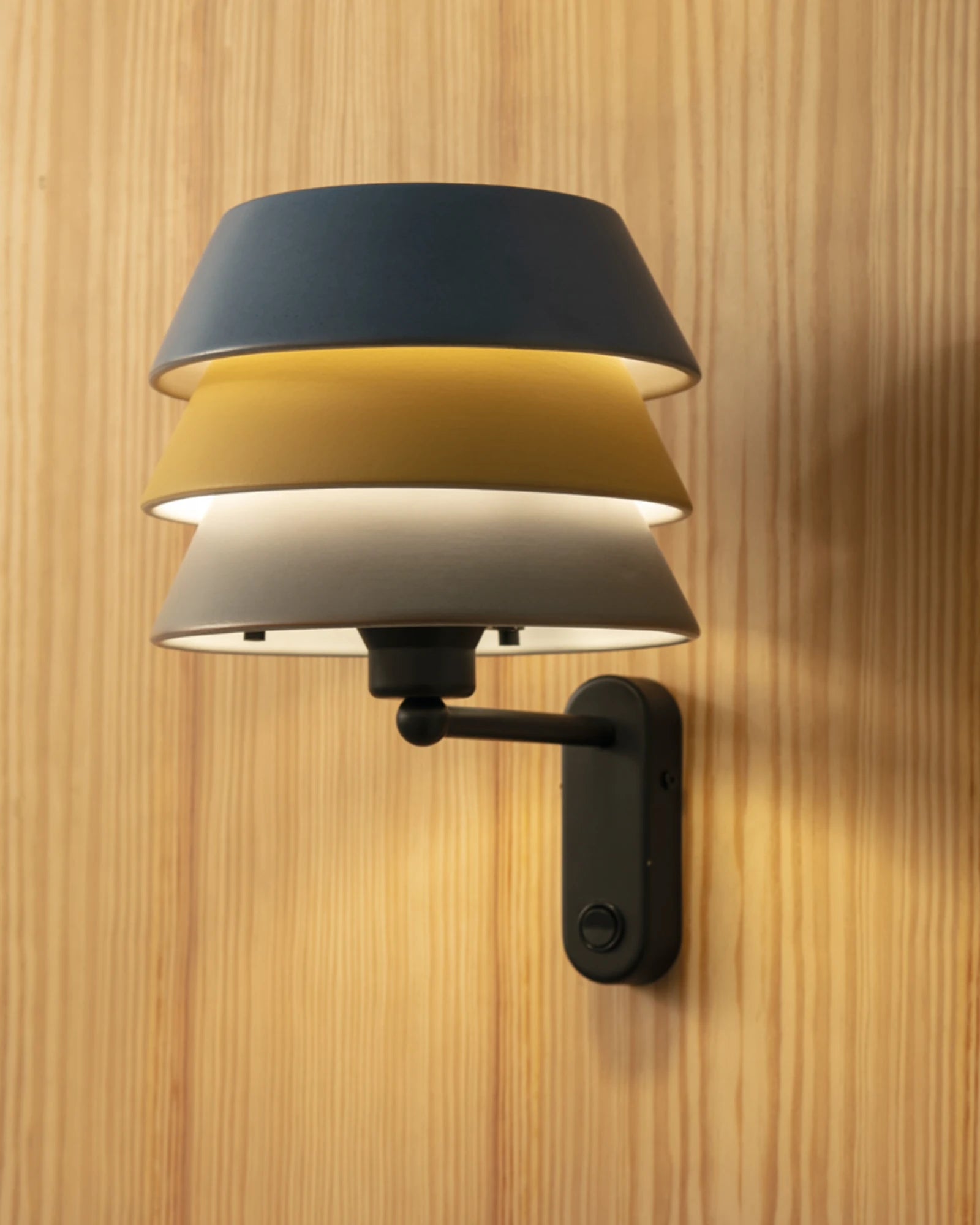 Aura Wall Light