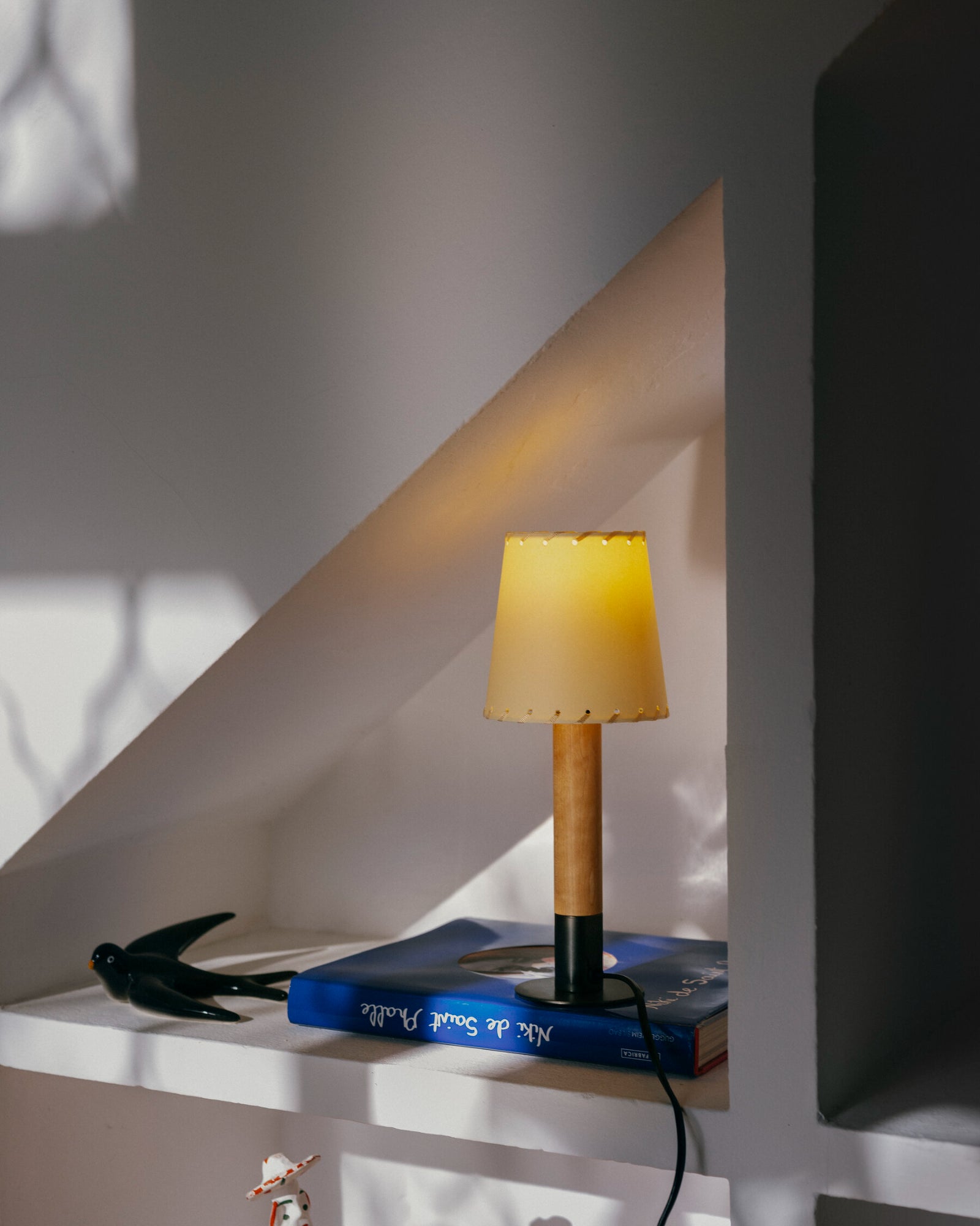 Básica Mínima Table Lamp