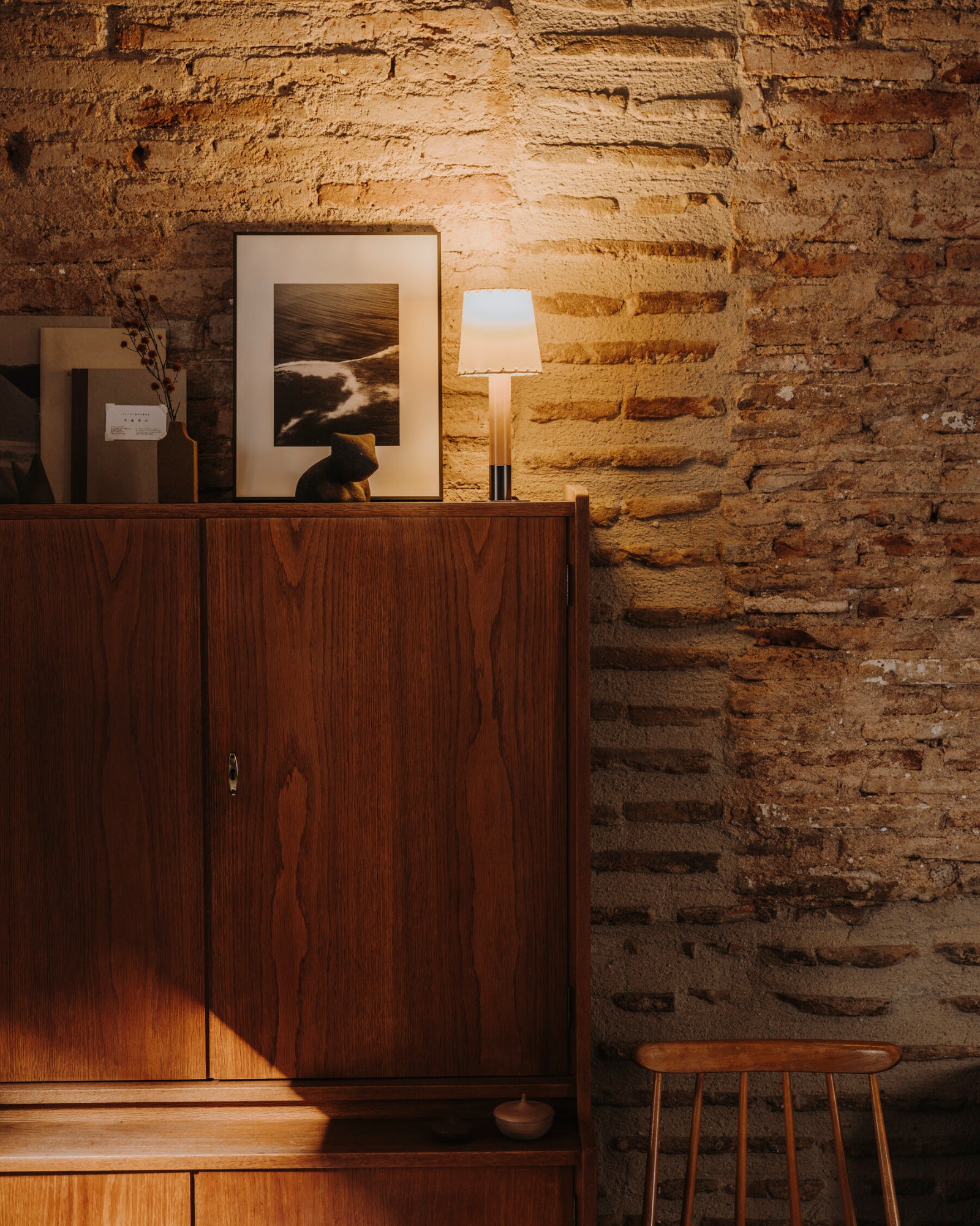 Básica Mínima Table Lamp