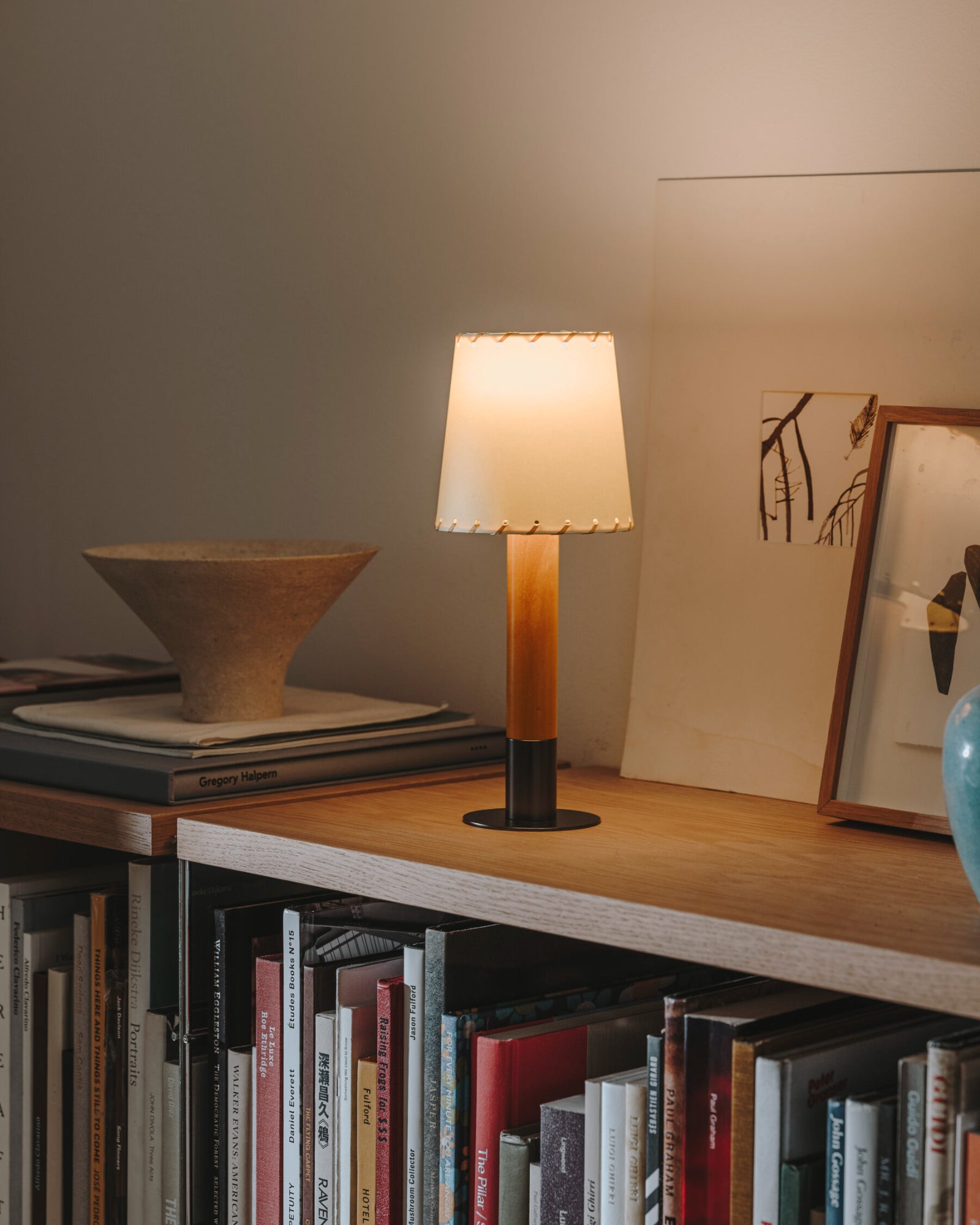 Básica Mínima Table Lamp