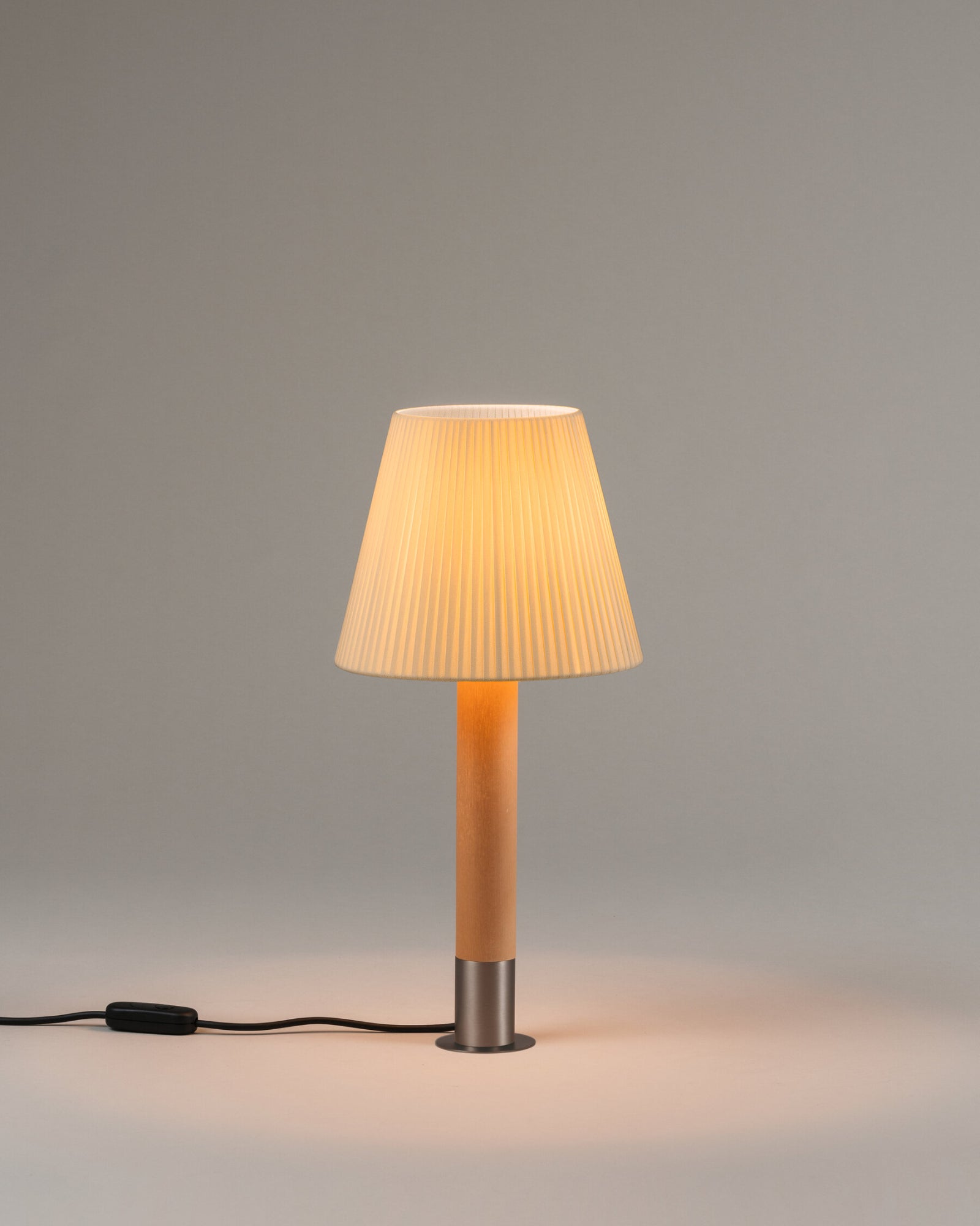 Básica Table Lamp