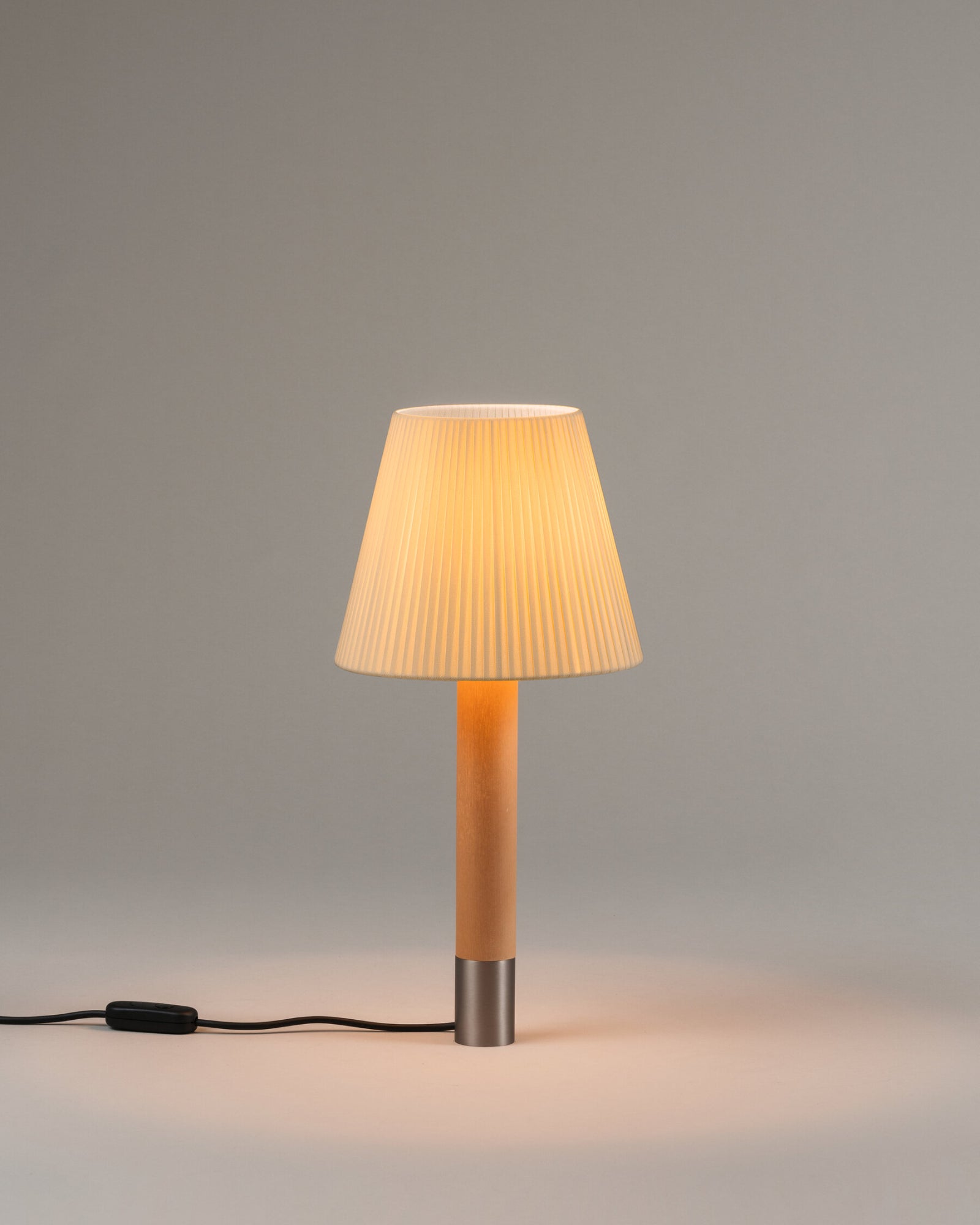 Básica Table Lamp