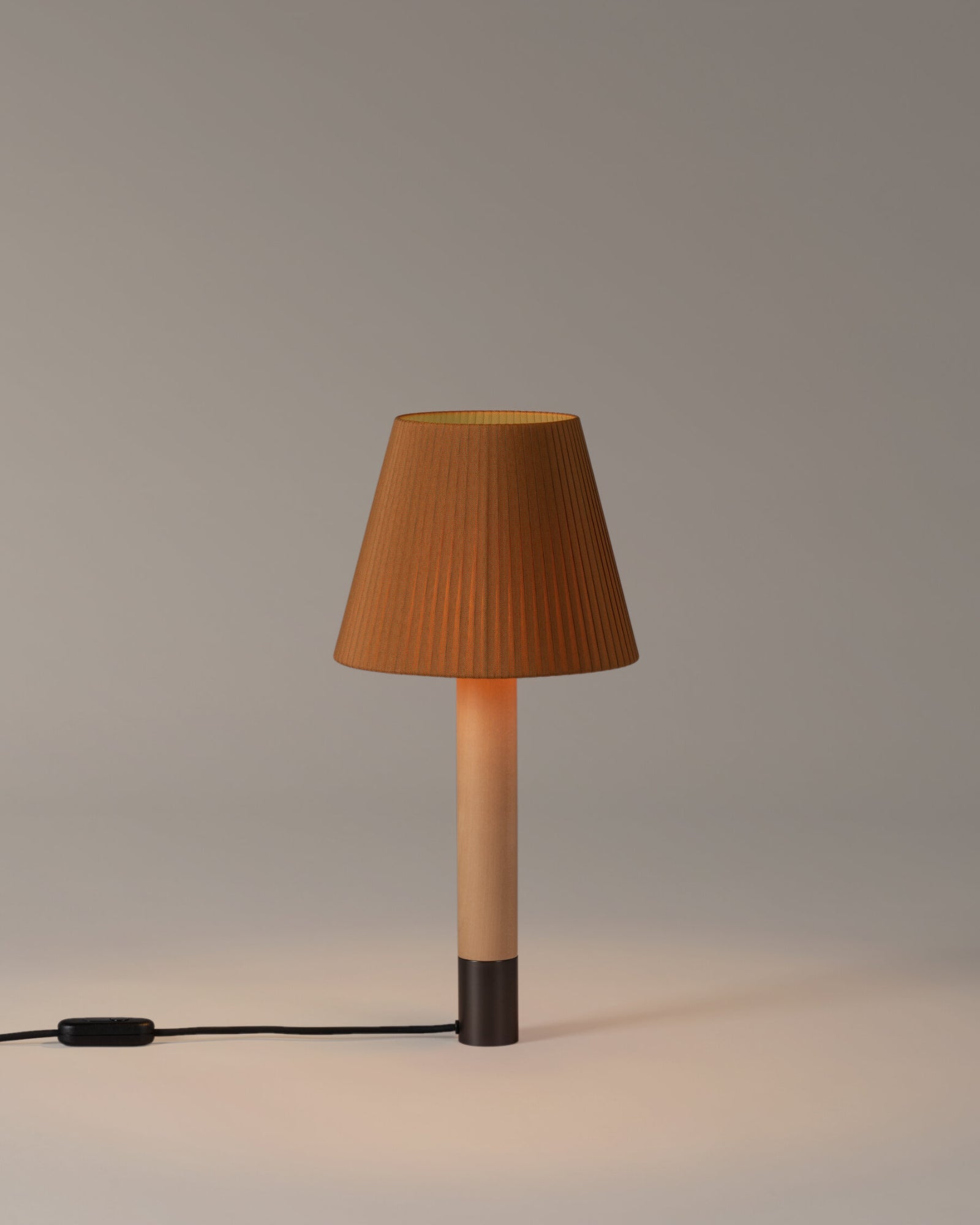 Básica Table Lamp