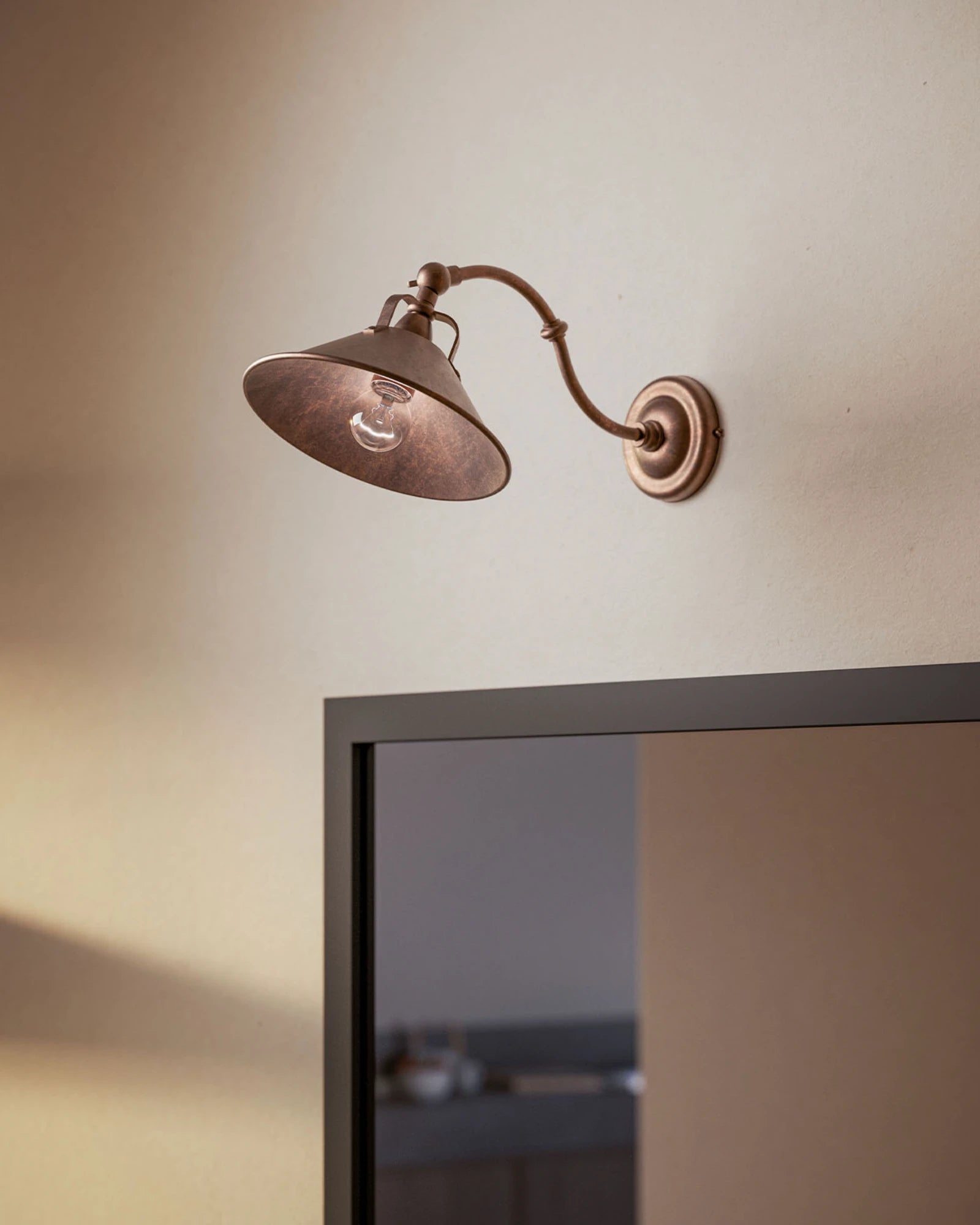 Cascina Curve Wall Light