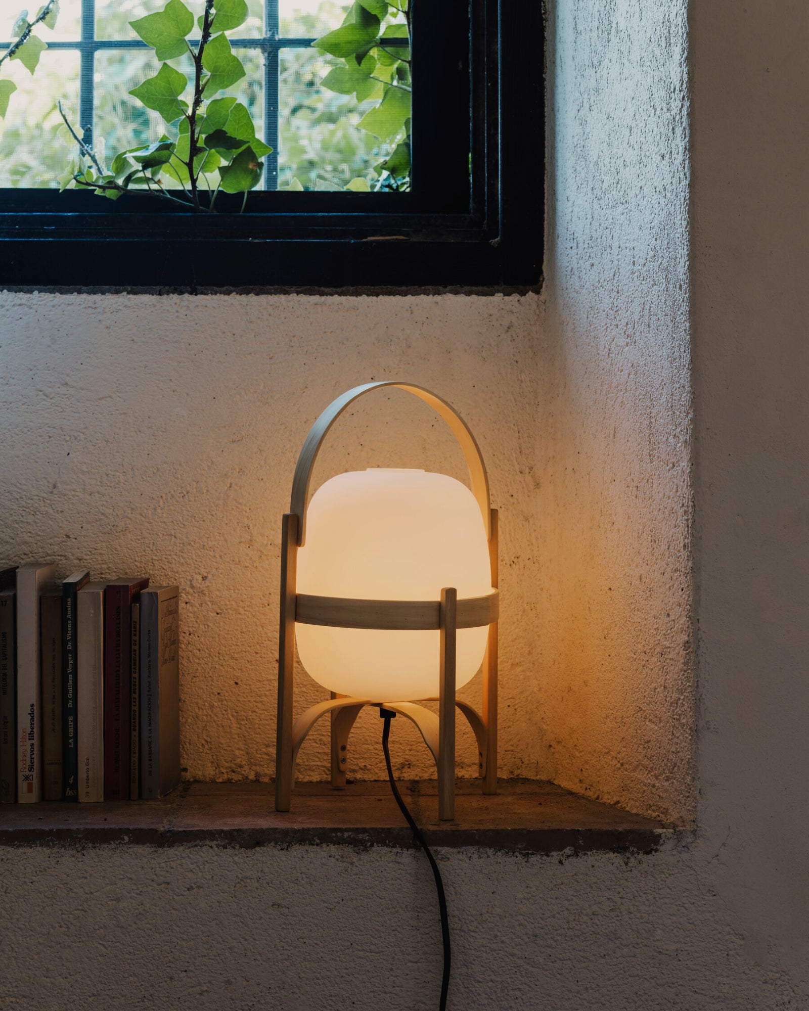 Cestita Table Lamp
