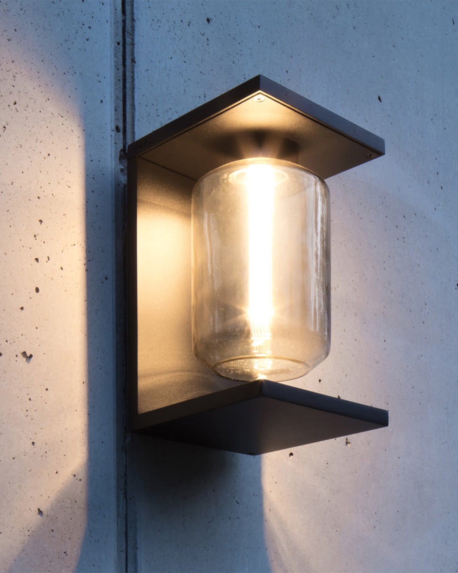 Dia Wall Light