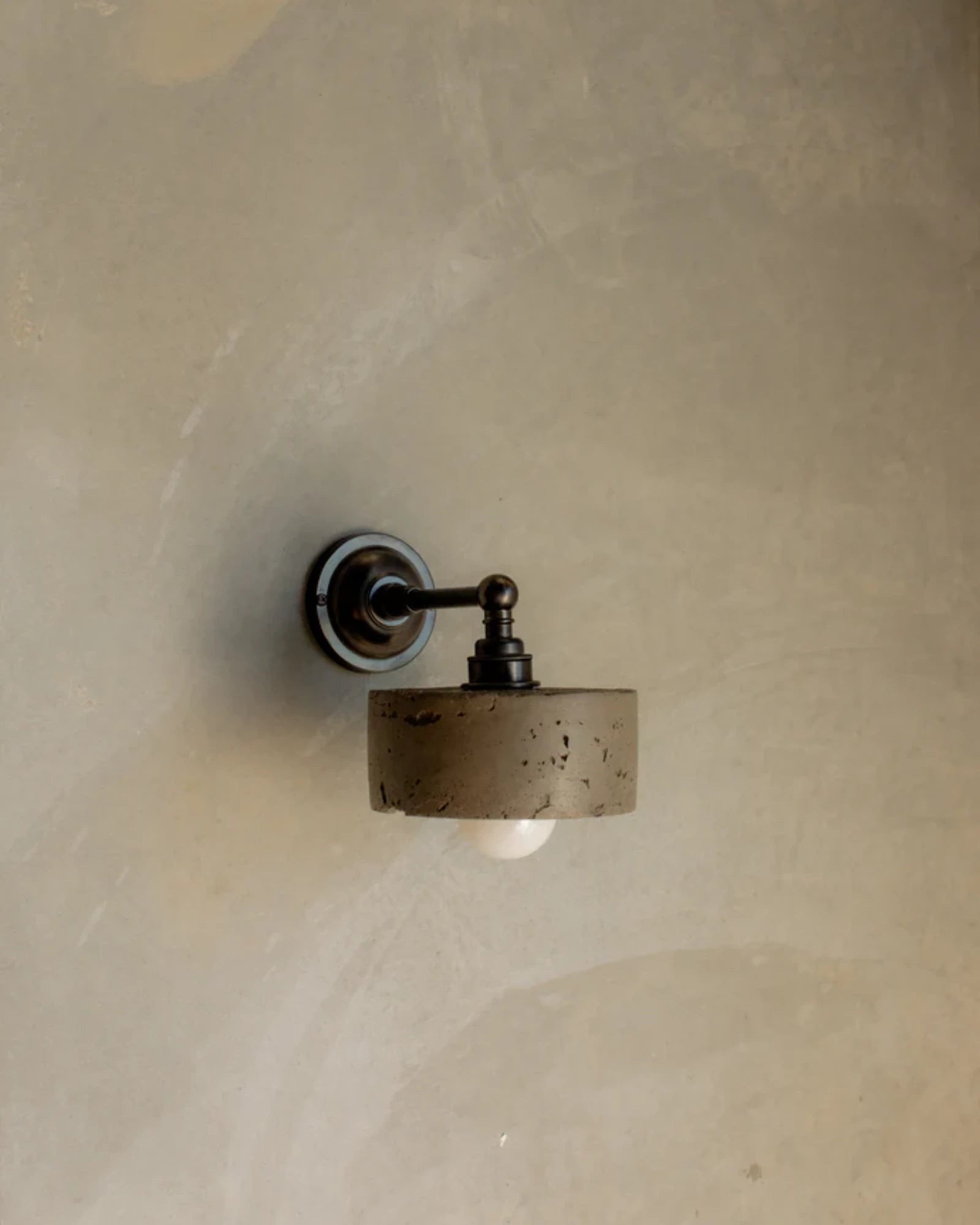 Dorea Straight Arm Wall Light