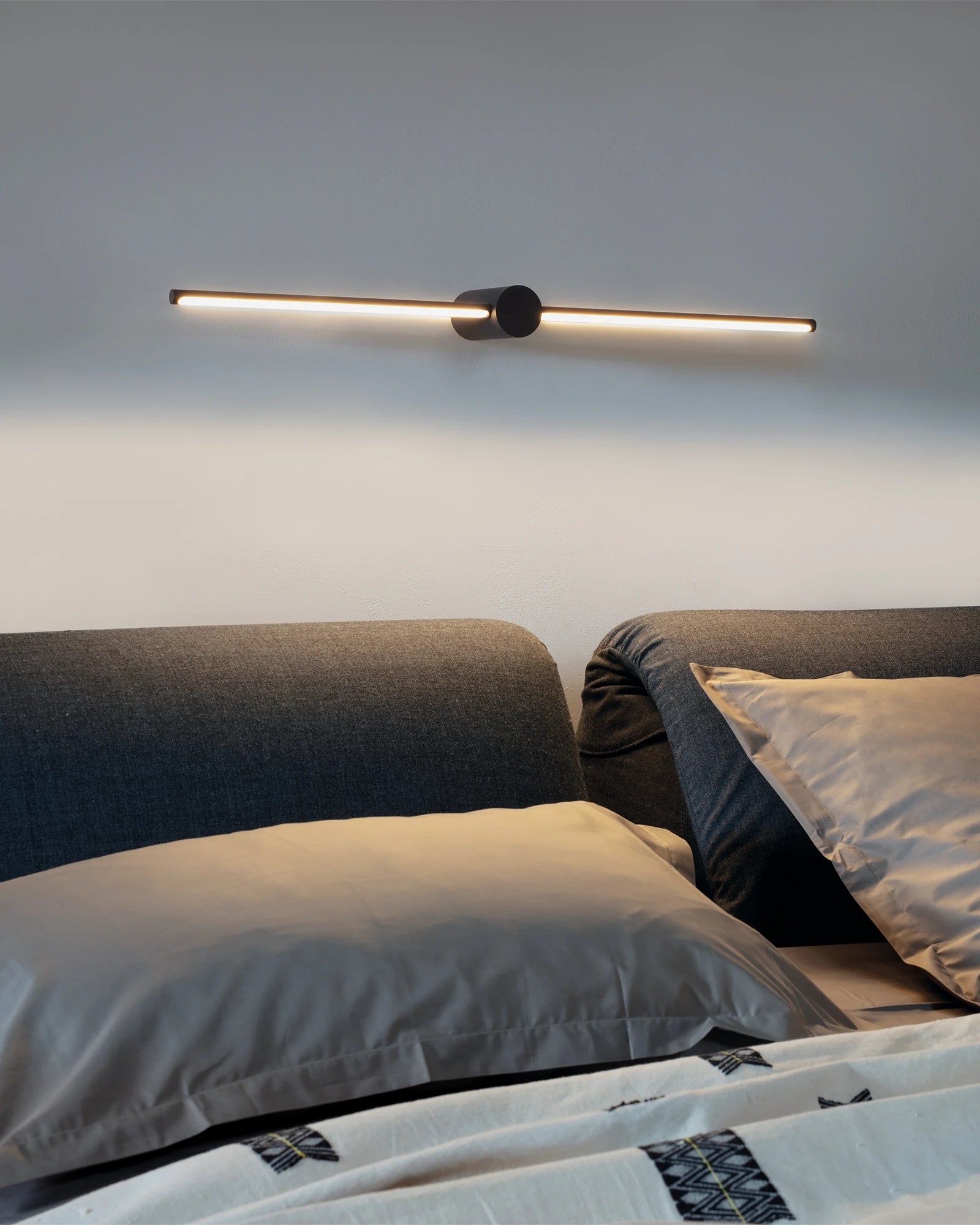 Filo Wall Light